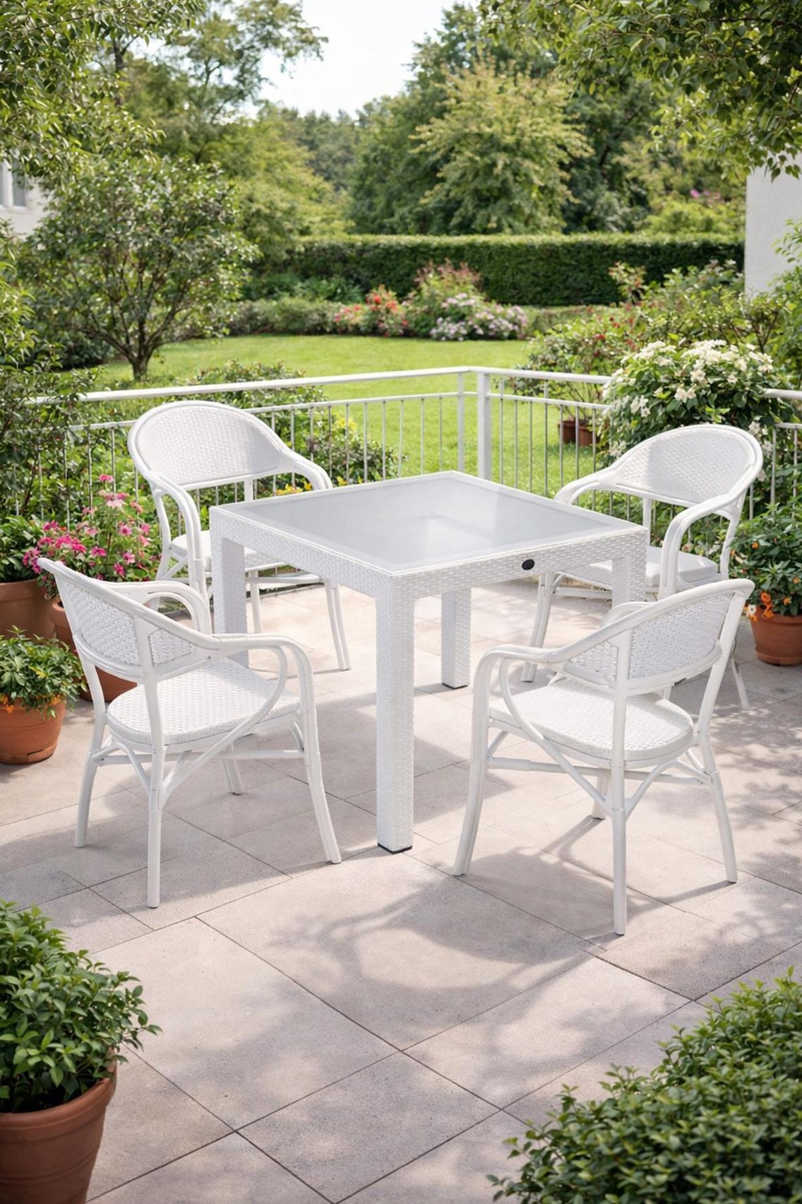 Novussi NST-002 Nirvana Bahçe Masa Takımı 90x90 Camlı Masa + 4 Koltuk Beyaz  | ID4630