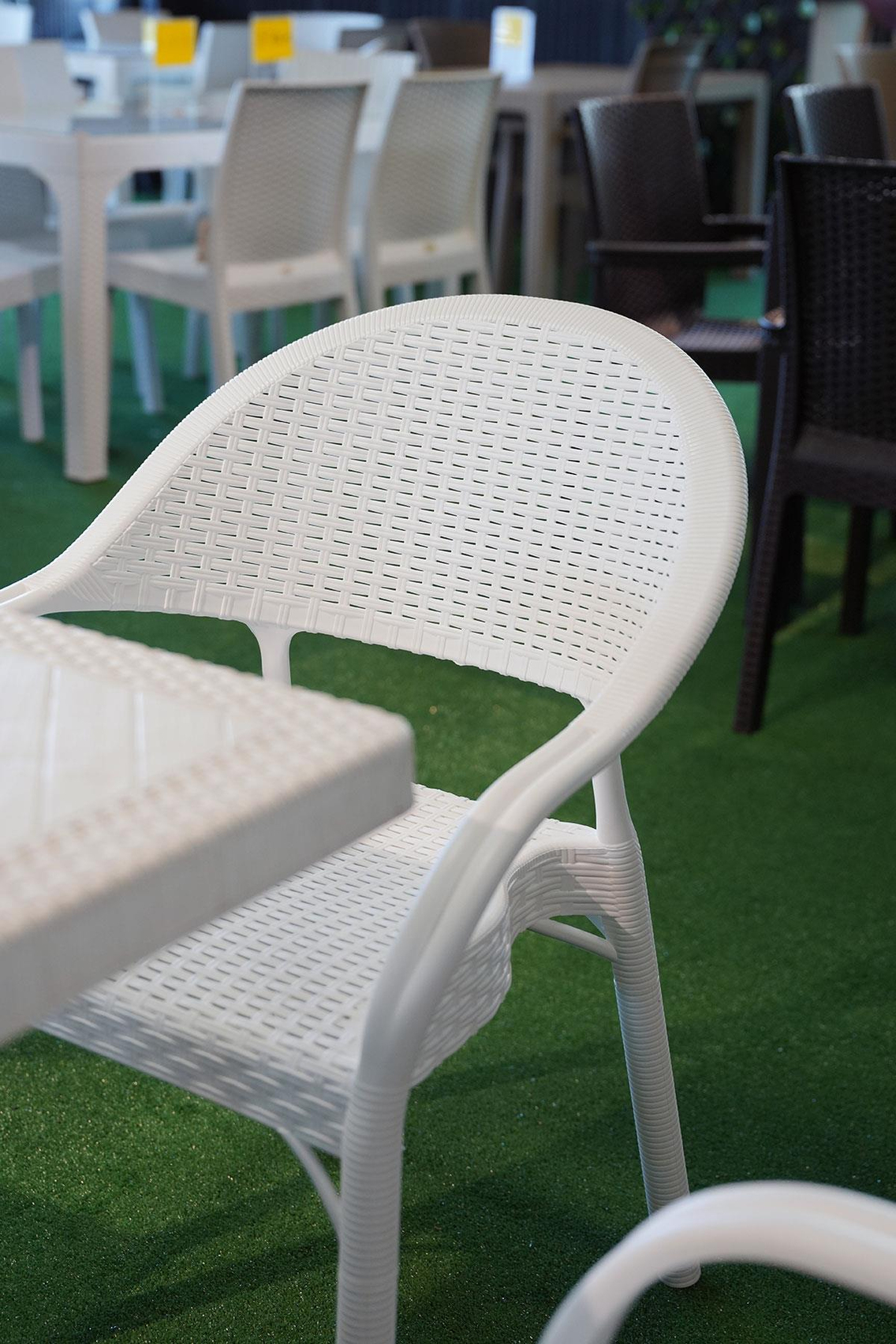 Alezy Bambu Balkon Bahçe Masa Takımı 4 Kişilik 70x70 Masa 4 Adet Bambu Koltuk Kahverengi