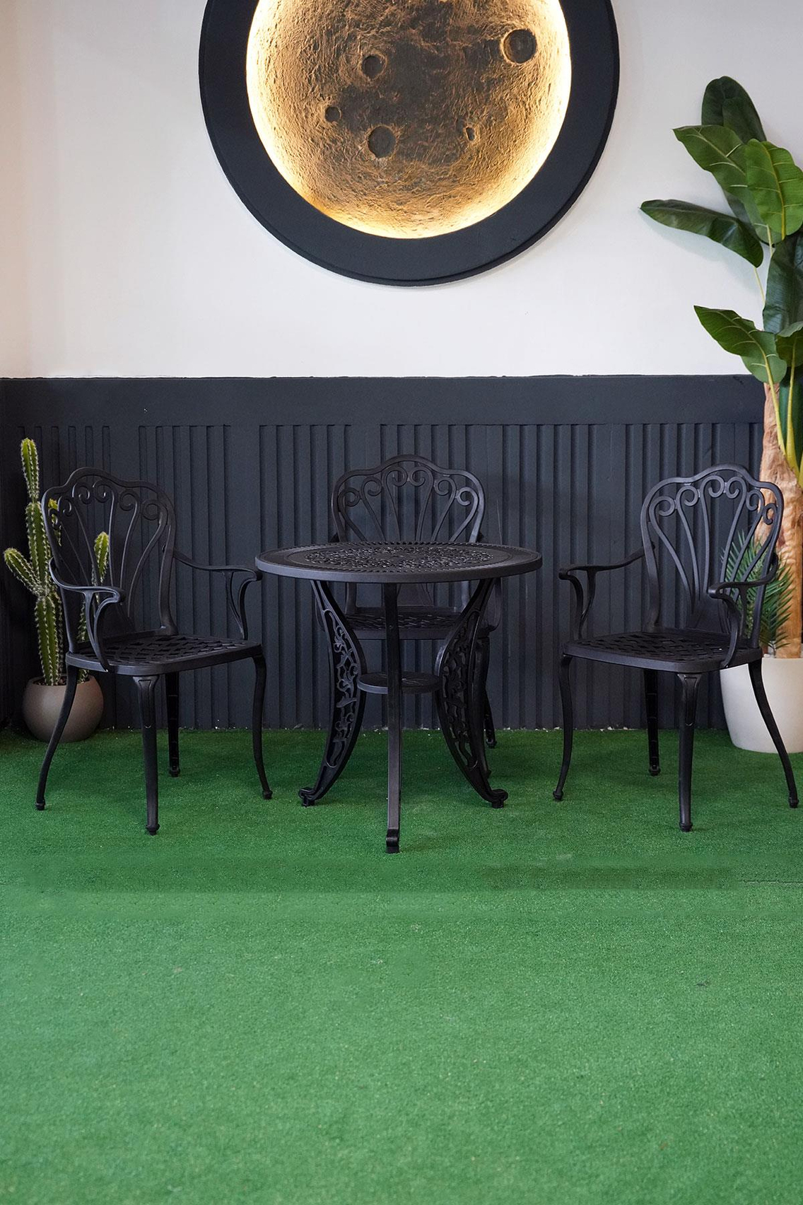 Alezy İstanbul Masa Takımı Ø75 cm Yuvarlak Masa 3 Adet İstanbul Koltuk Ferforje Görünümlü Set