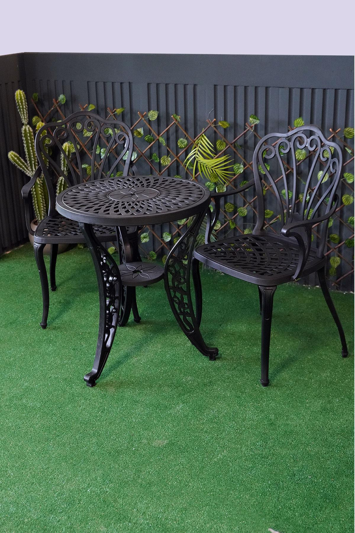 Alezy İstanbul Masa Takımı Ø75 cm Yuvarlak Masa 2 Adet İstanbul Koltuk Ferforje Görünümlü Set