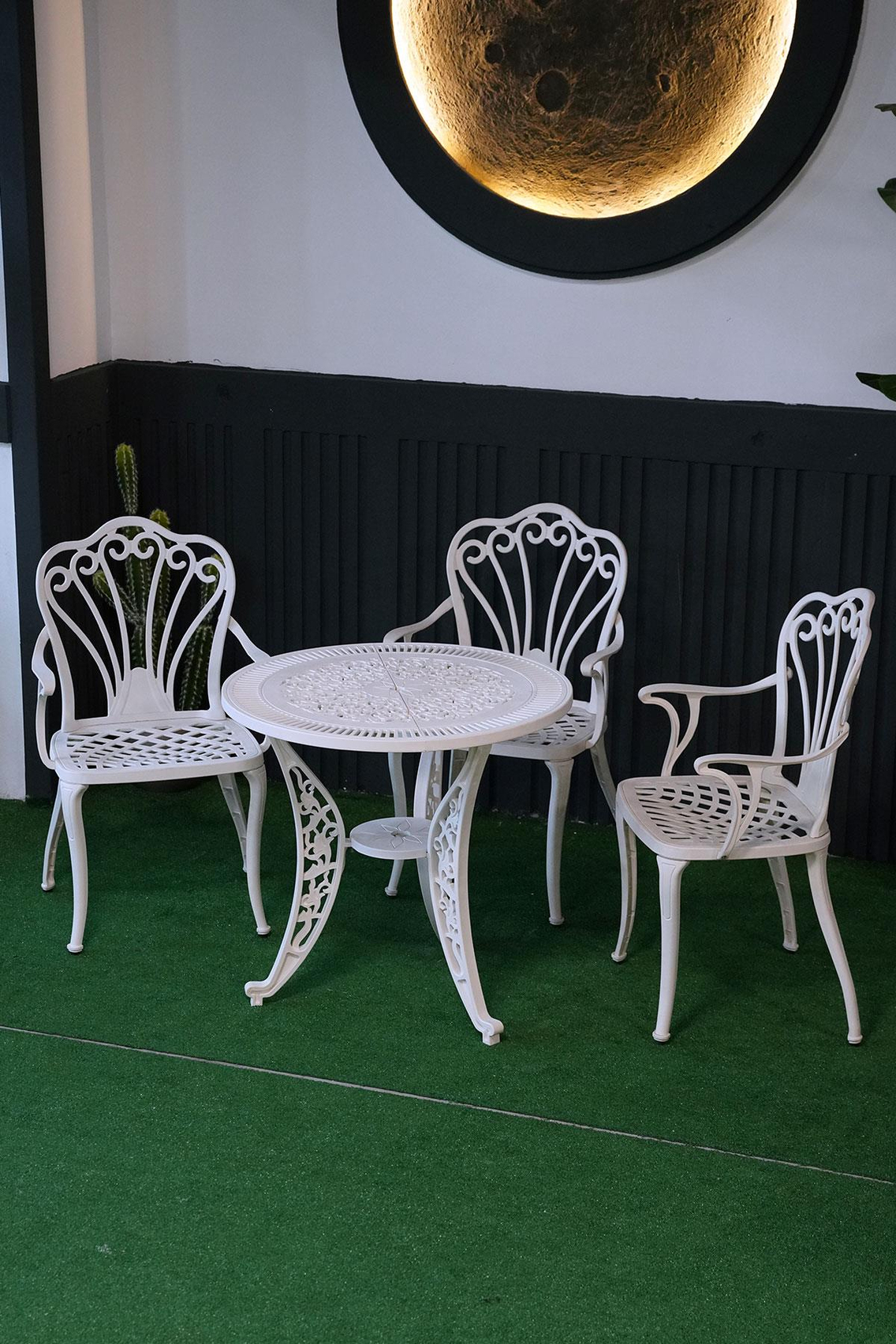 Alezy İstanbul Masa Takımı Ø75 cm Yuvarlak Masa 3 Adet İstanbul Koltuk Ferforje Görünümlü Set