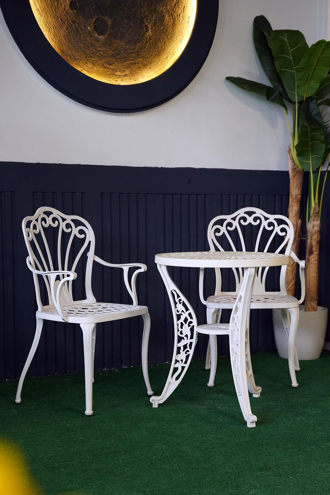 Alezy İstanbul Masa Takımı Ø75 cm Yuvarlak Masa 2 Adet İstanbul Koltuk Ferforje Görünümlü Set