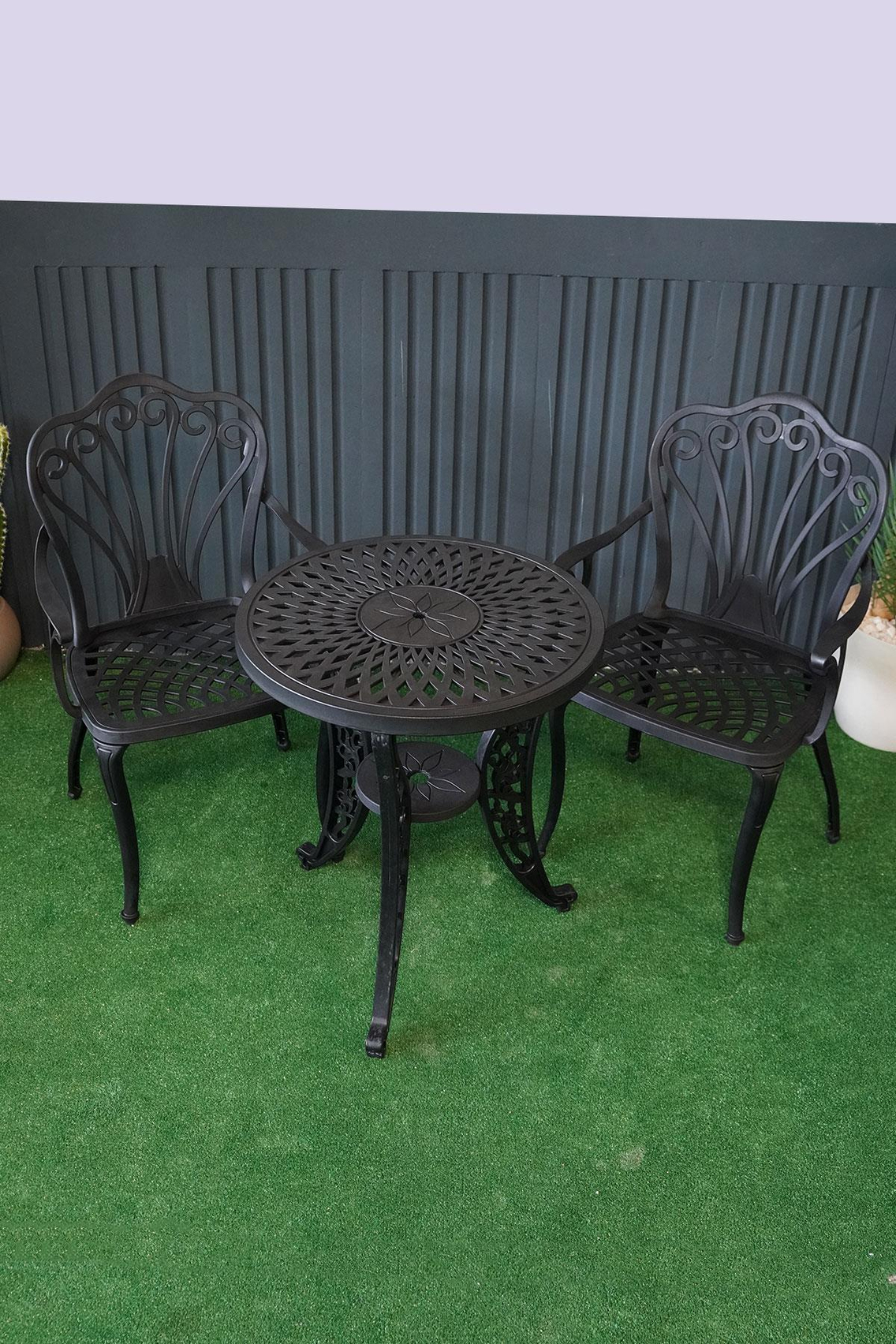 Alezy İstanbul Masa Takımı Ø75 cm Yuvarlak Masa 2 Adet İstanbul Koltuk Ferforje Görünümlü Set