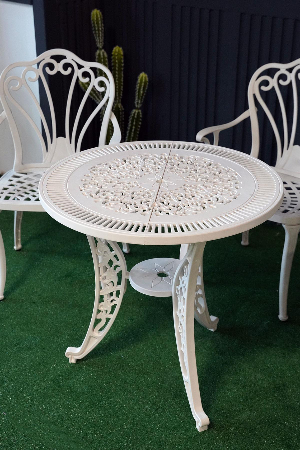 Alezy İstanbul Masa Takımı Ø75 cm Yuvarlak Masa 3 Adet İstanbul Koltuk Ferforje Görünümlü Set