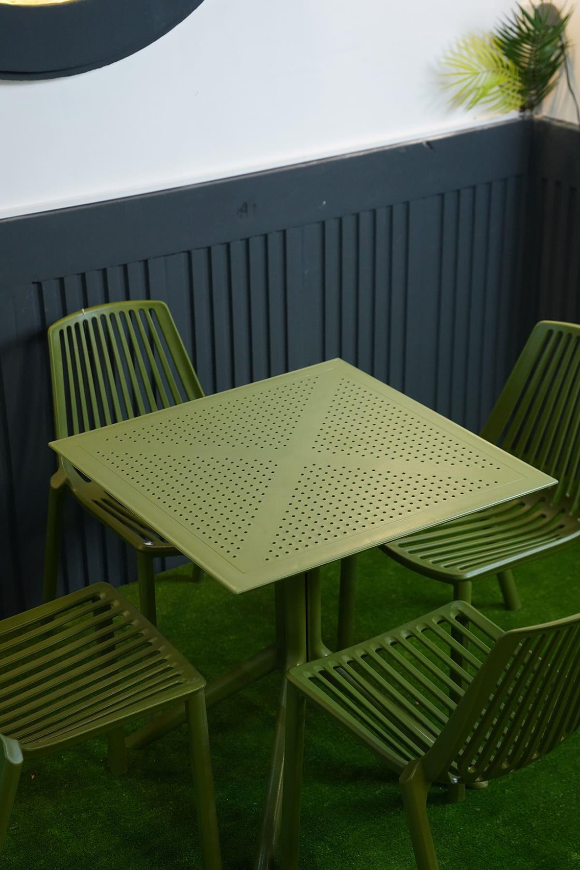 Alezy Jüpiter Masa Takımı 70x70 cm Masa 4 Adet Sandalye
