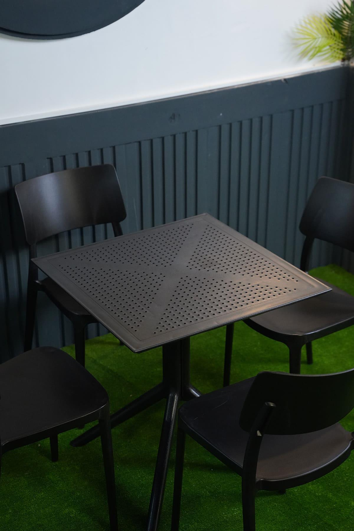 Alezy Nicomedia Masa Takımı 70x70cm Masa 4 Adet Sandalye
