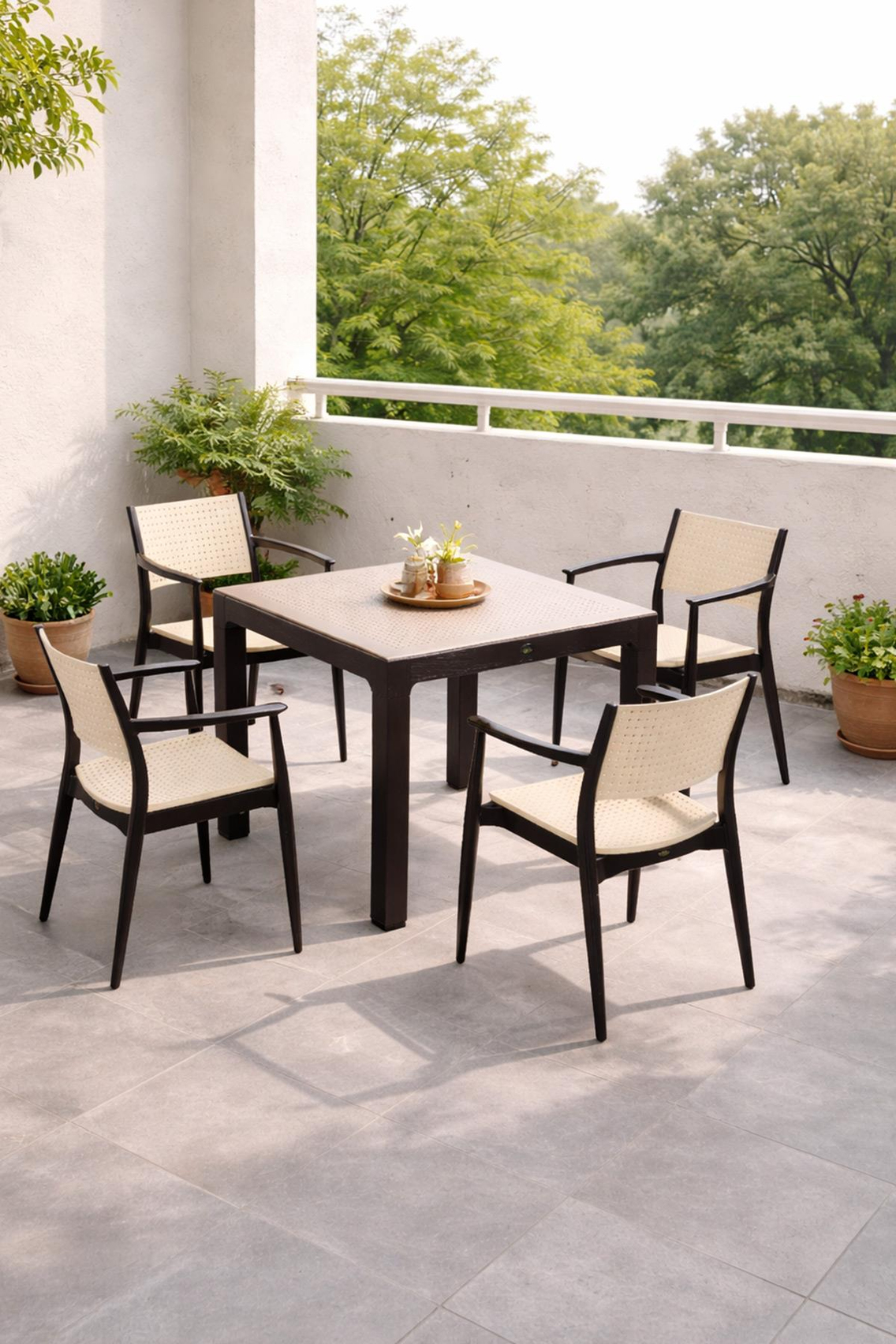 Novussi NST-010 Seginus Bahçe Masa Takımı Camlı Masa + 4 Koltuk | ID4645