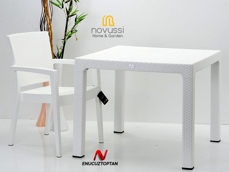 Novussi R001 Rattan Camsız Masa 90x90cm | ID1332