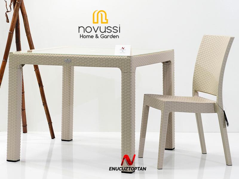 Novussi R003 Rattan Kare Camlı Masa 90x90cm | ID1229