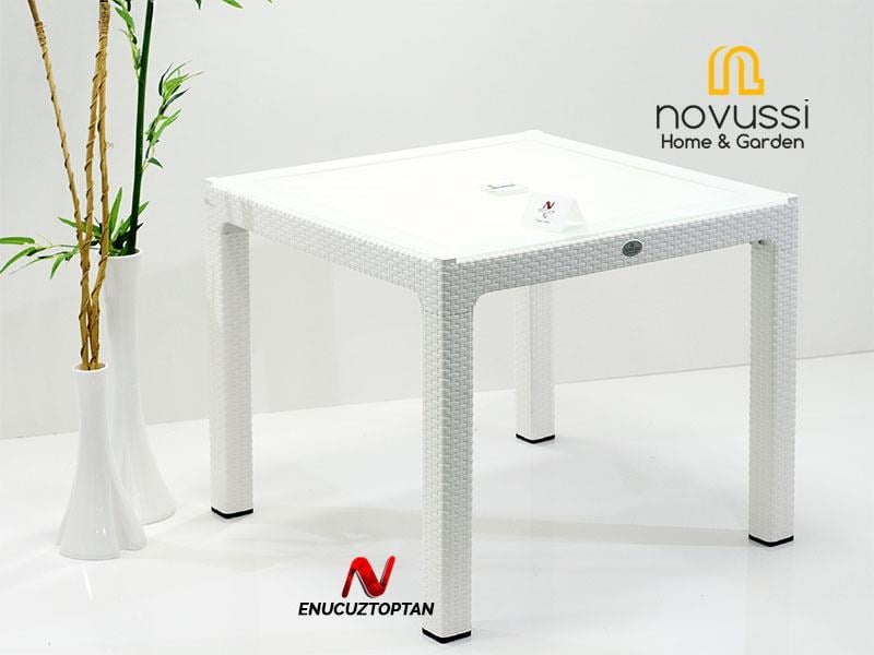 Novussi R003 Rattan Kare Camlı Masa 90x90cm | ID1229