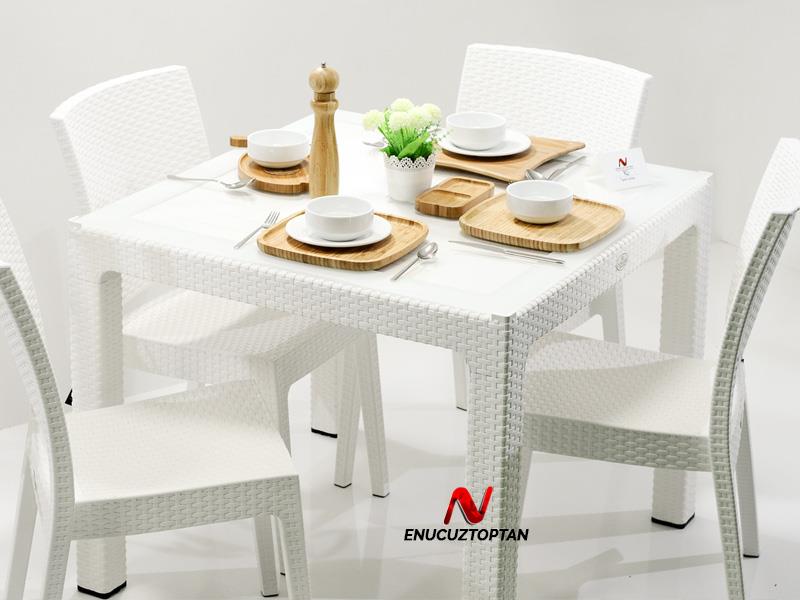Novussi Rattan Camlı Kare Masa + 4 Adet Nice Sandalye | ID1248