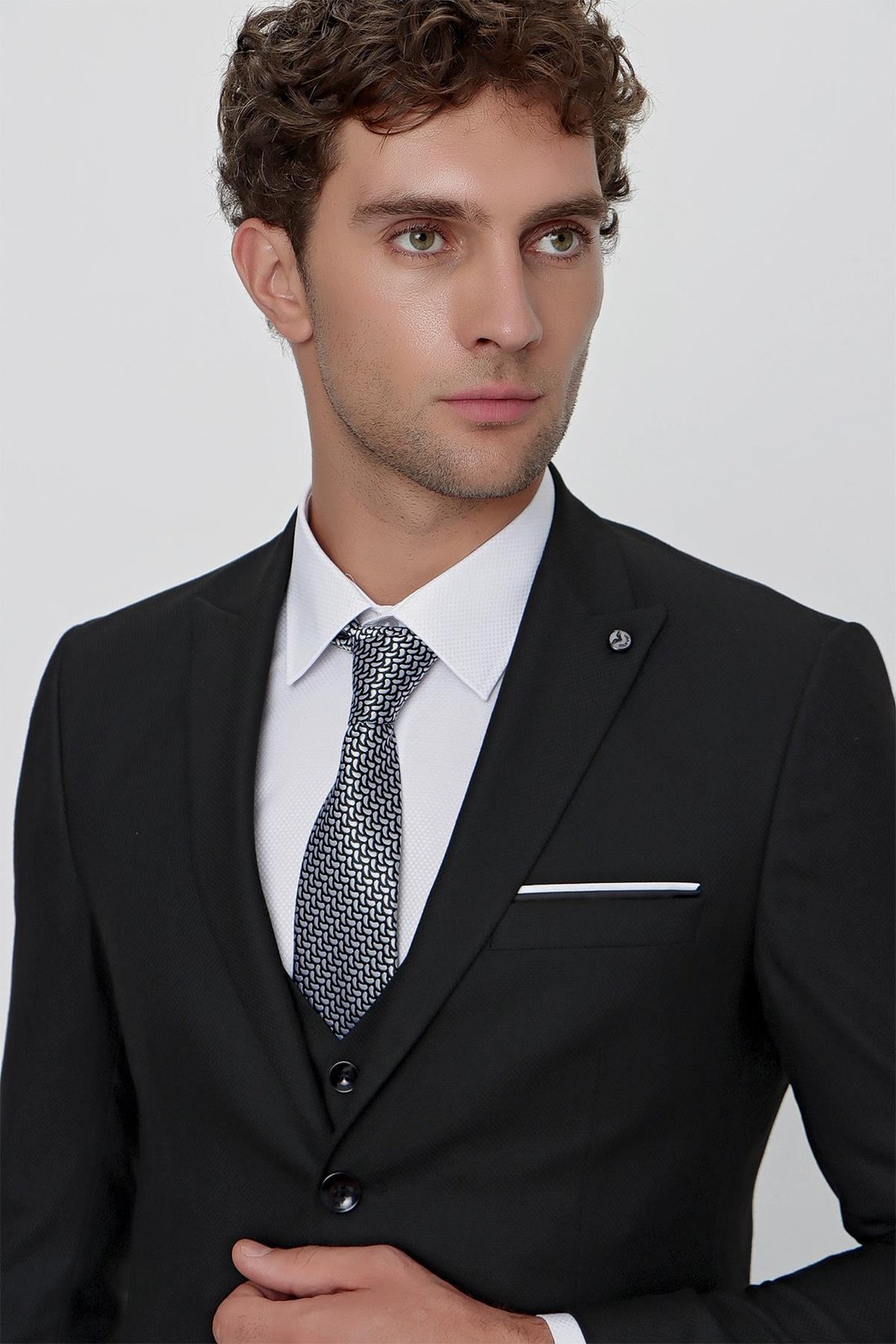 Siyah Yelekli Jakarlı Slim Fit Dar Kesim 6 Drop Erkek Takım Elbise