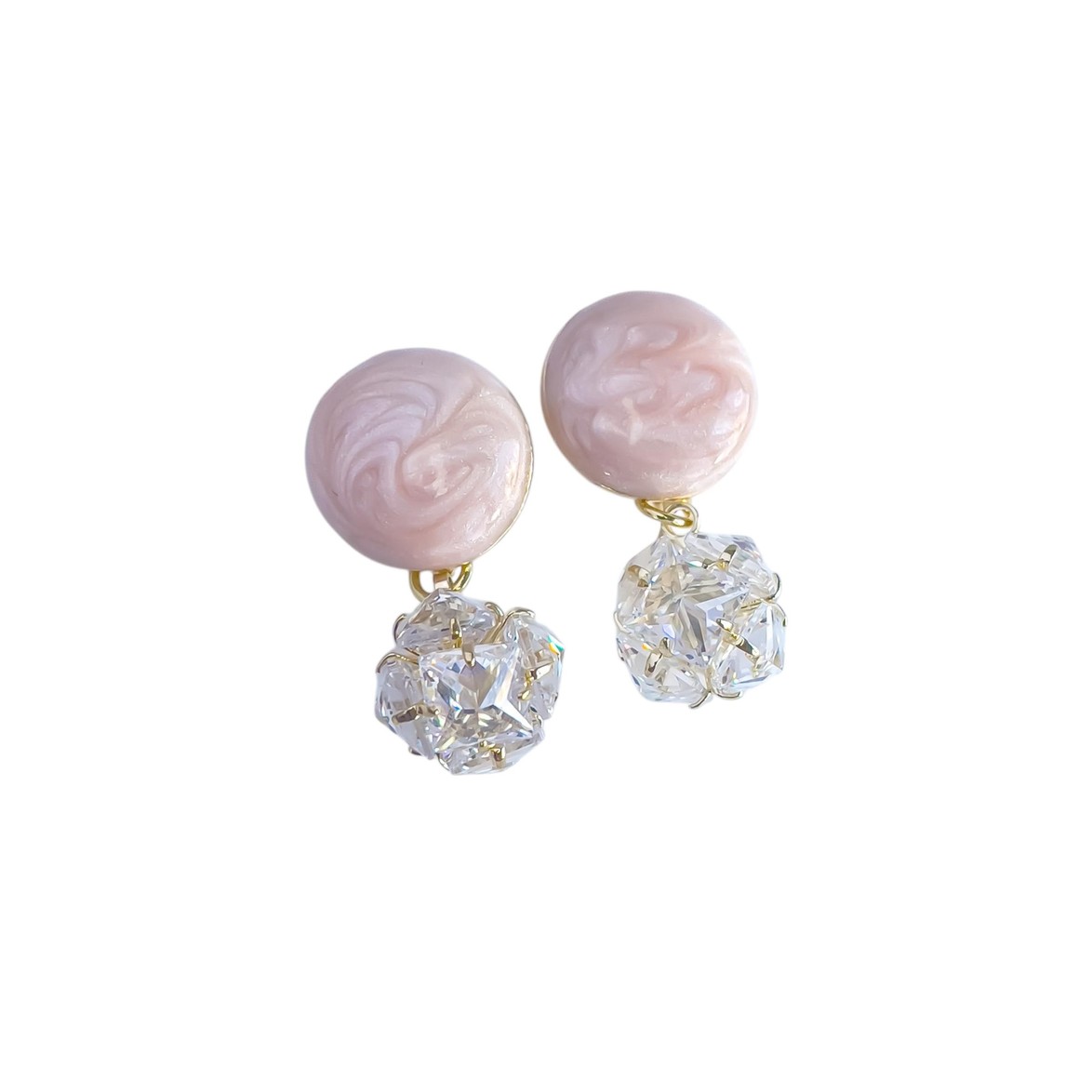Pembe Mineli Sallantılı Gold Küpe (Özel Seri)