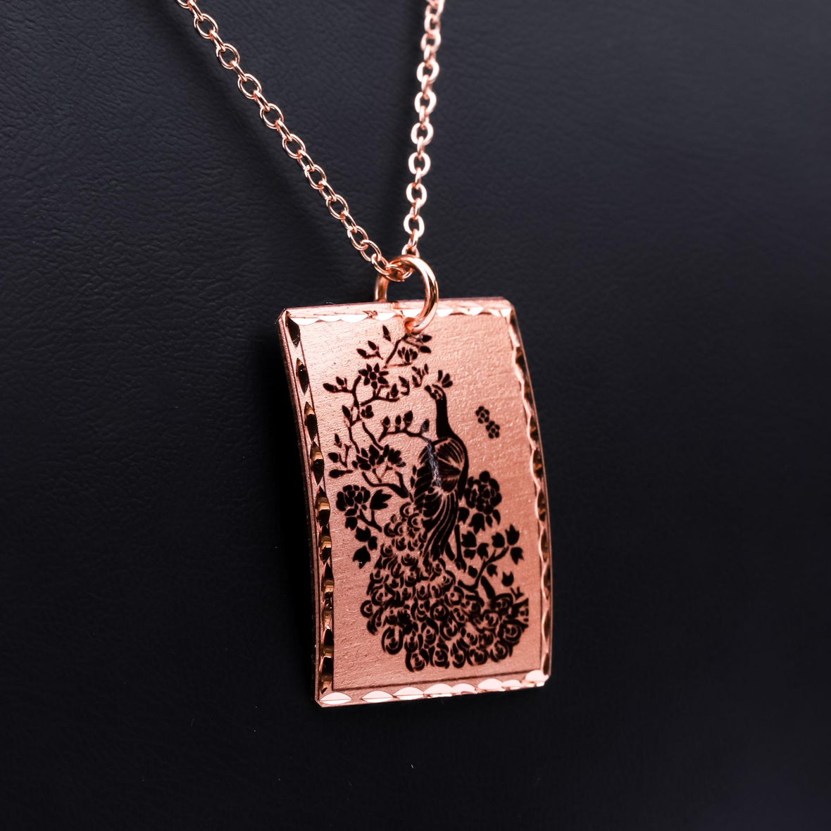 Antik Tavus Kuşu Bakır Kolye