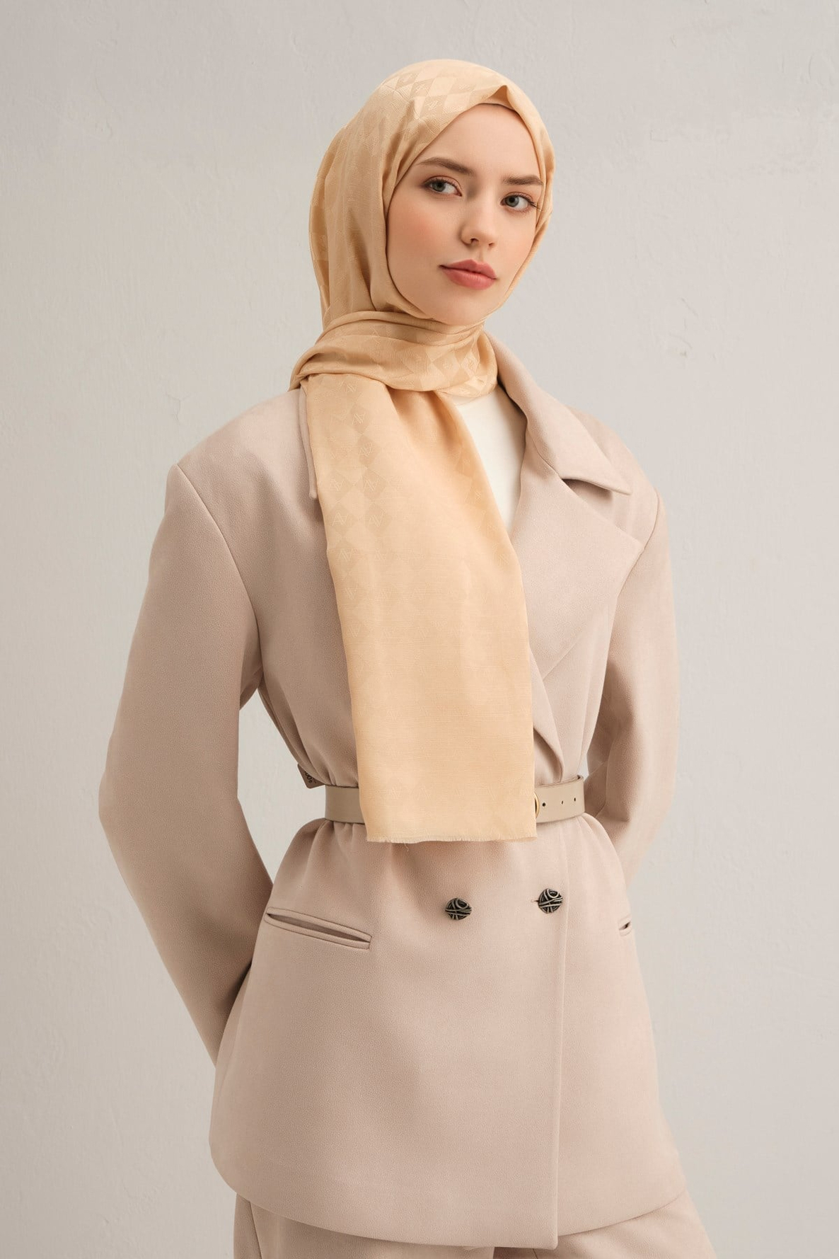 Armine Elegance İpek Pamuk Kare Monogram Şal 10065