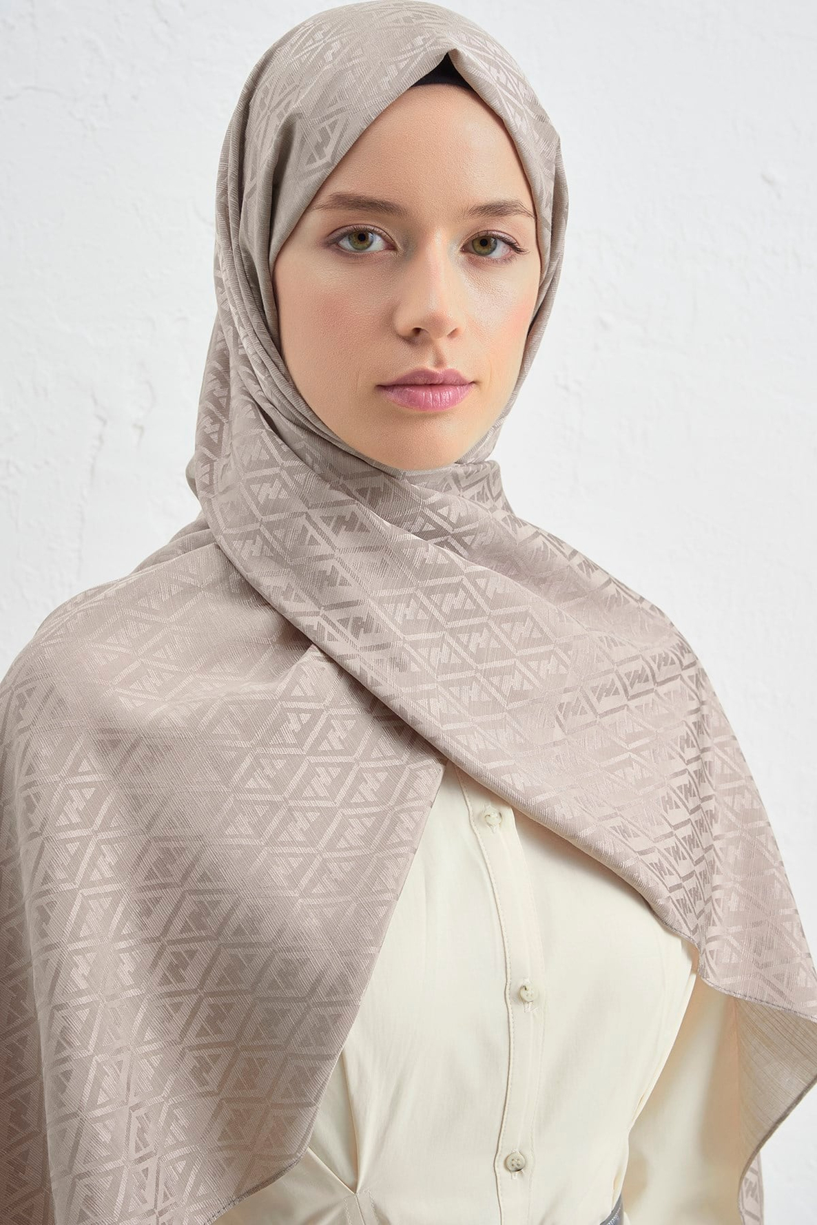 Armine Elegance İpek Pamuk Monogram Şal 08