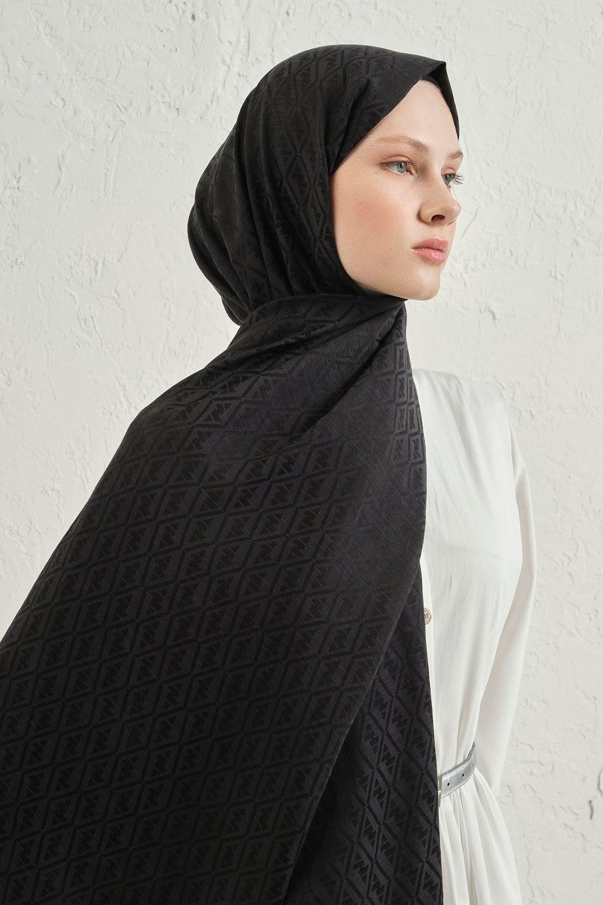 Armine Elegance İpek Pamuk Monogram Şal 01