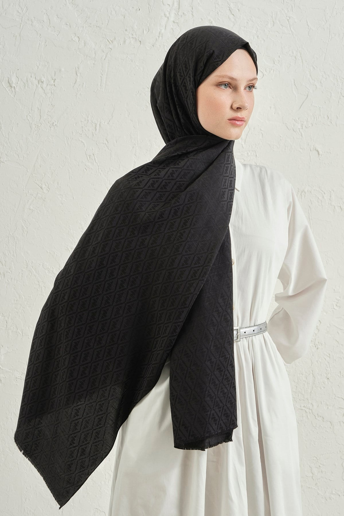 Armine Elegance İpek Pamuk Monogram Şal 01