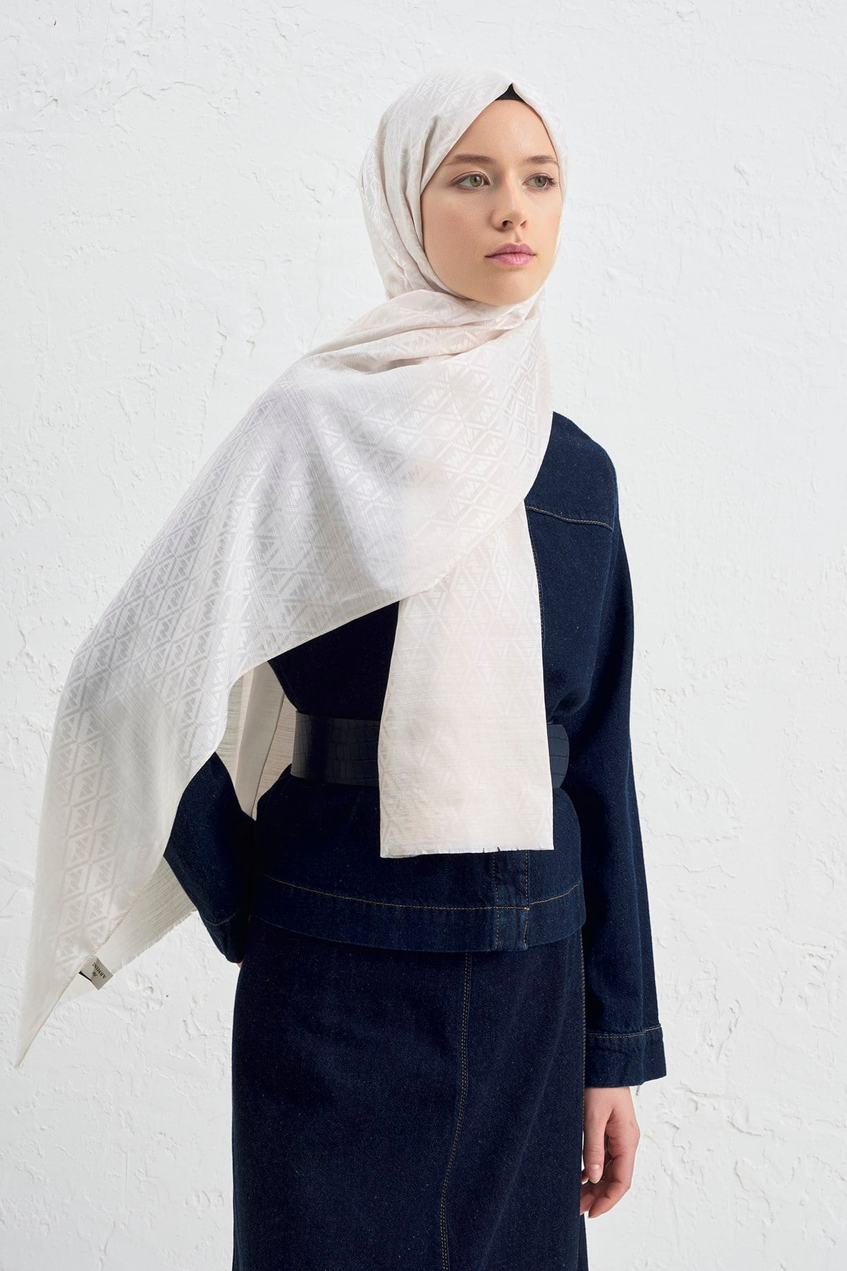 Armine Elegance İpek Pamuk Monogram Şal 17