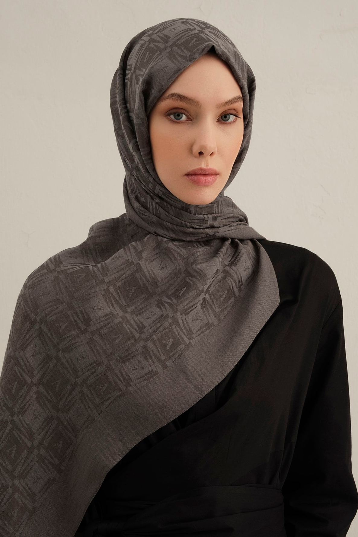 Armine Lyocell Naia Kare Monogram Şal 6 18