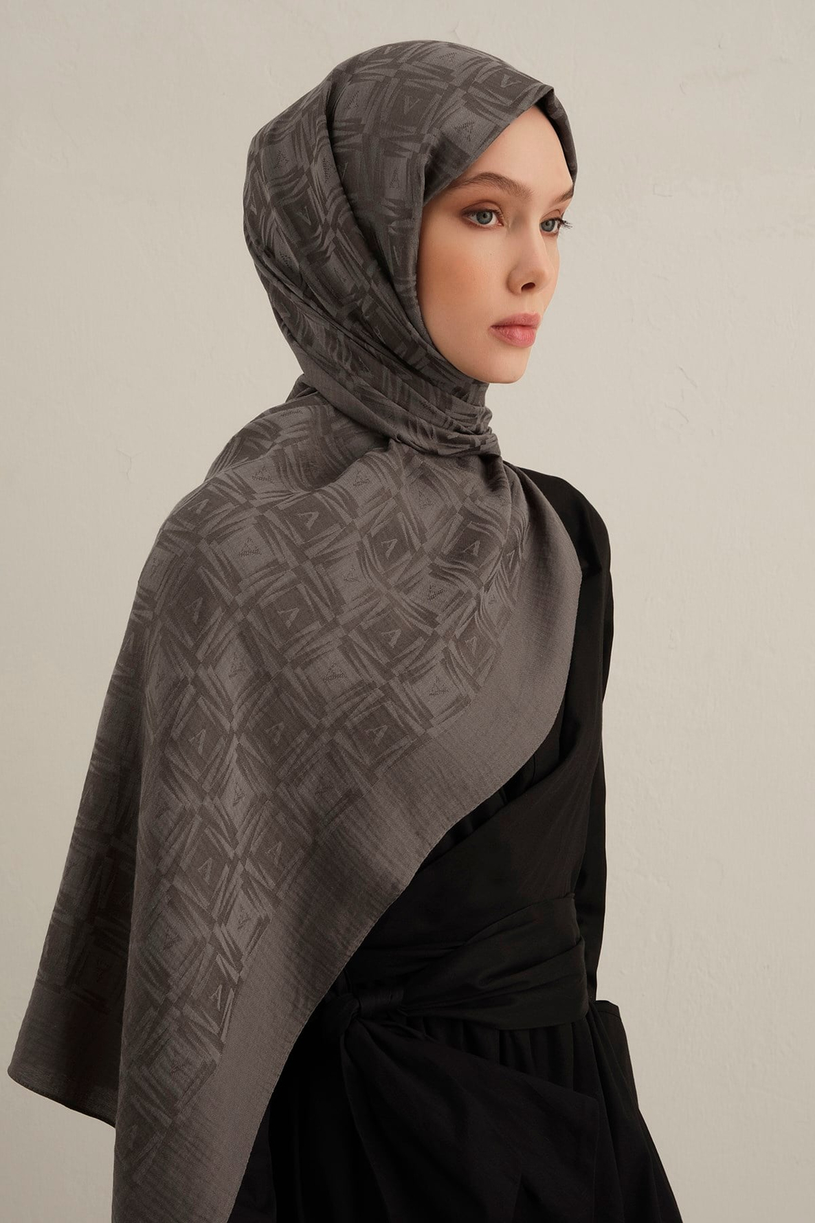 Armine Lyocell Naia Kare Monogram Şal 6 18