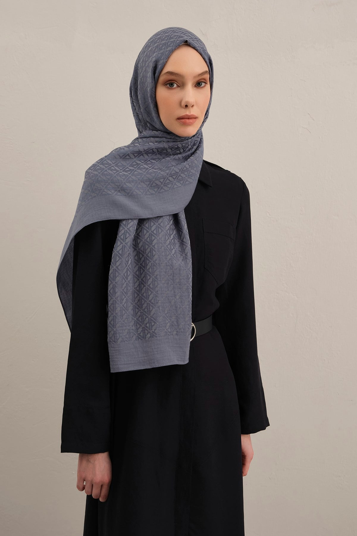 Armine Lyocell Naia Üçgen Monogram Şal 5 26