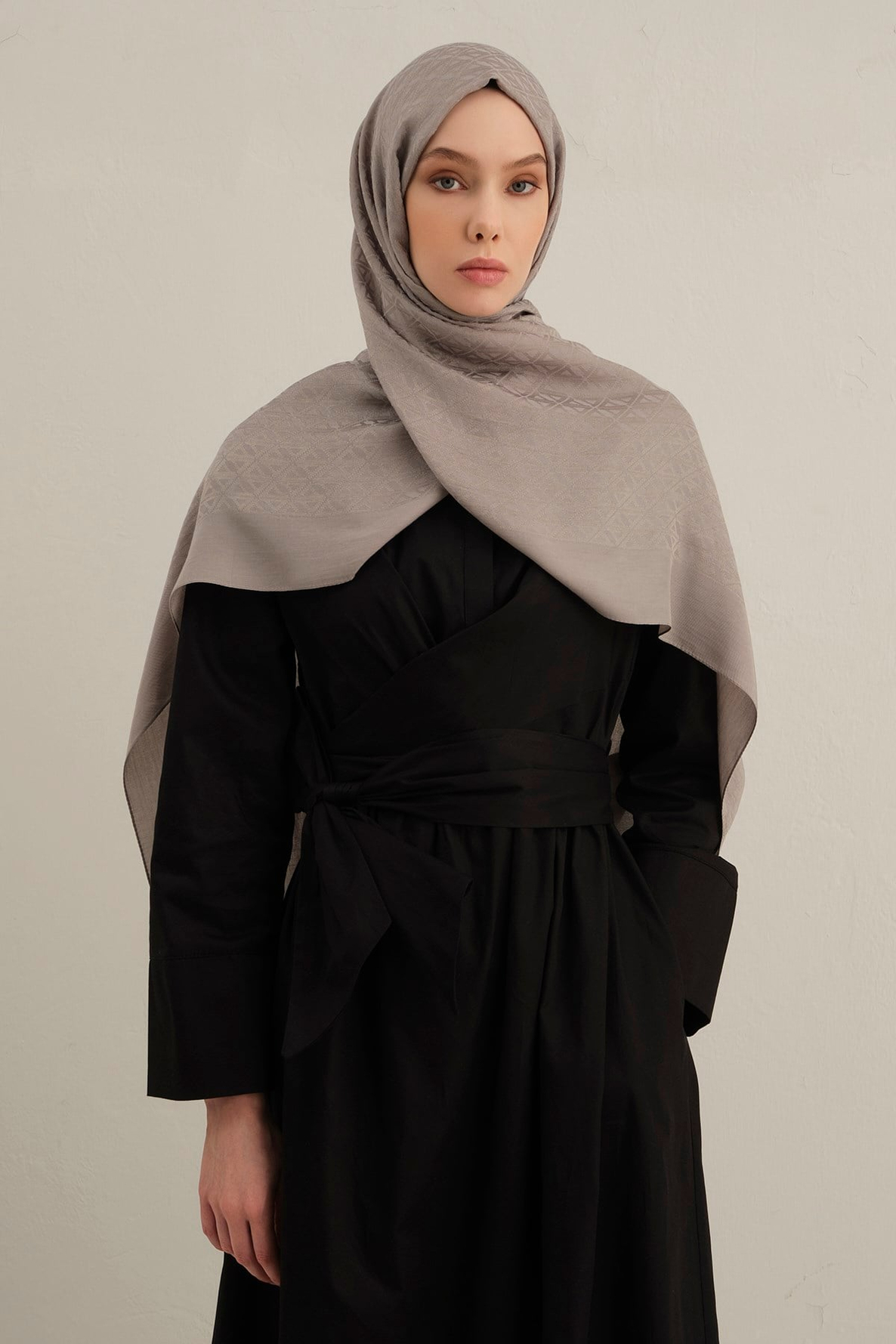 Armine Lyocell Naia Üçgen Monogram Şal 5 20