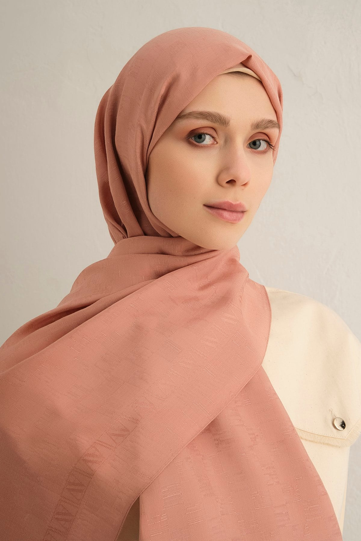 Armine Pamora Dama Çerçeve Şal 2 37