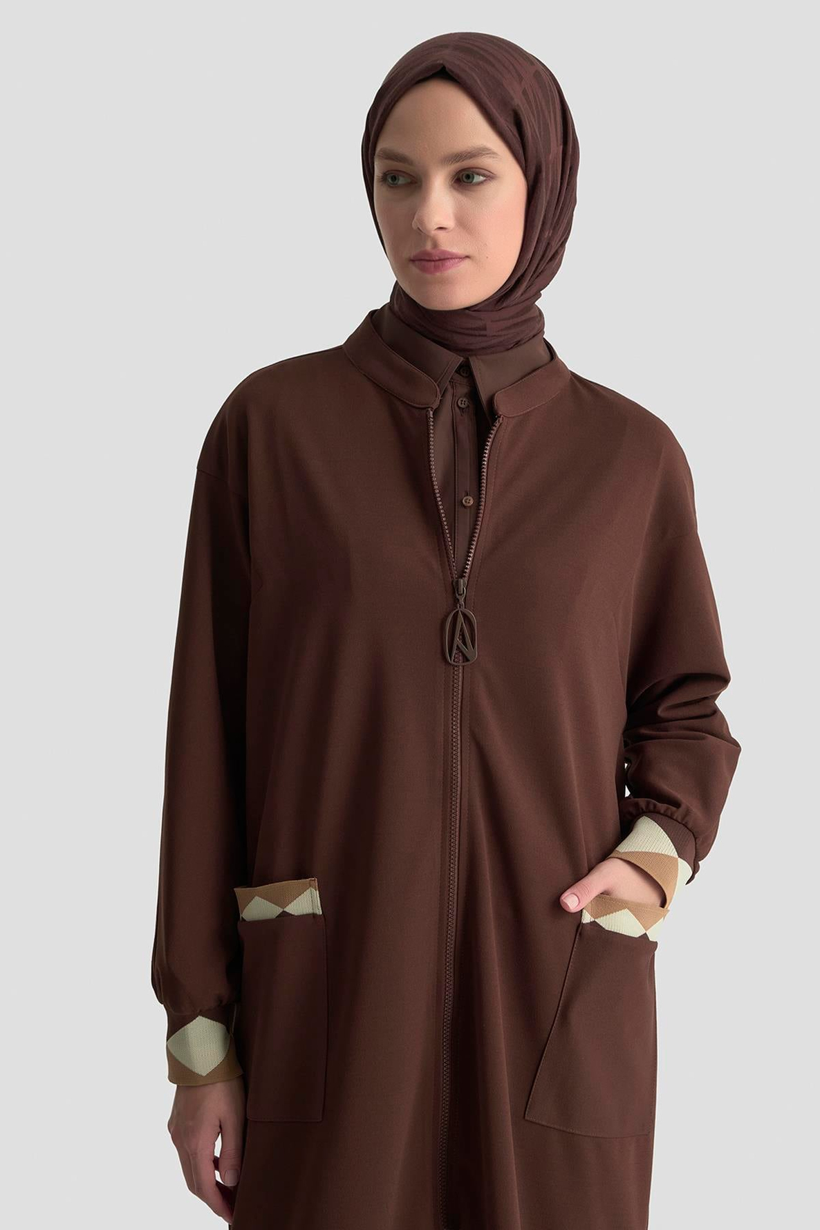 ARMİNE TREND Boydan Fermuarlı Ribanalı Crep Giy Çık Kahverengi 25KT556