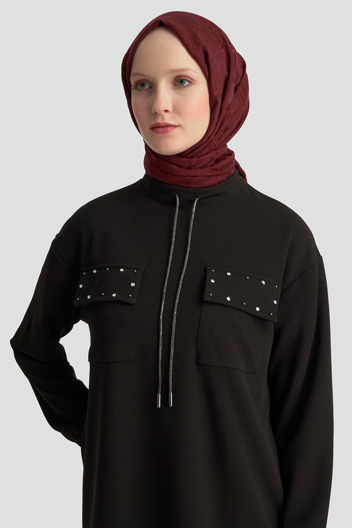 ARMİNE TREND Cep Kapağı Taş Detaylı Taşlı Bağcıklı Crep Tunik Siyah 25KT451