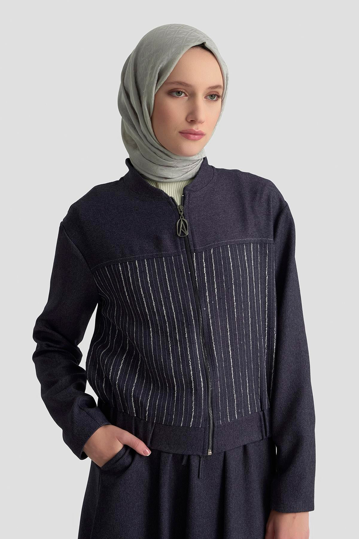 ARMİNE TREND Dokuma Çizgi Payet Garnili Etekli İkili Takım Lacivert 25KT663