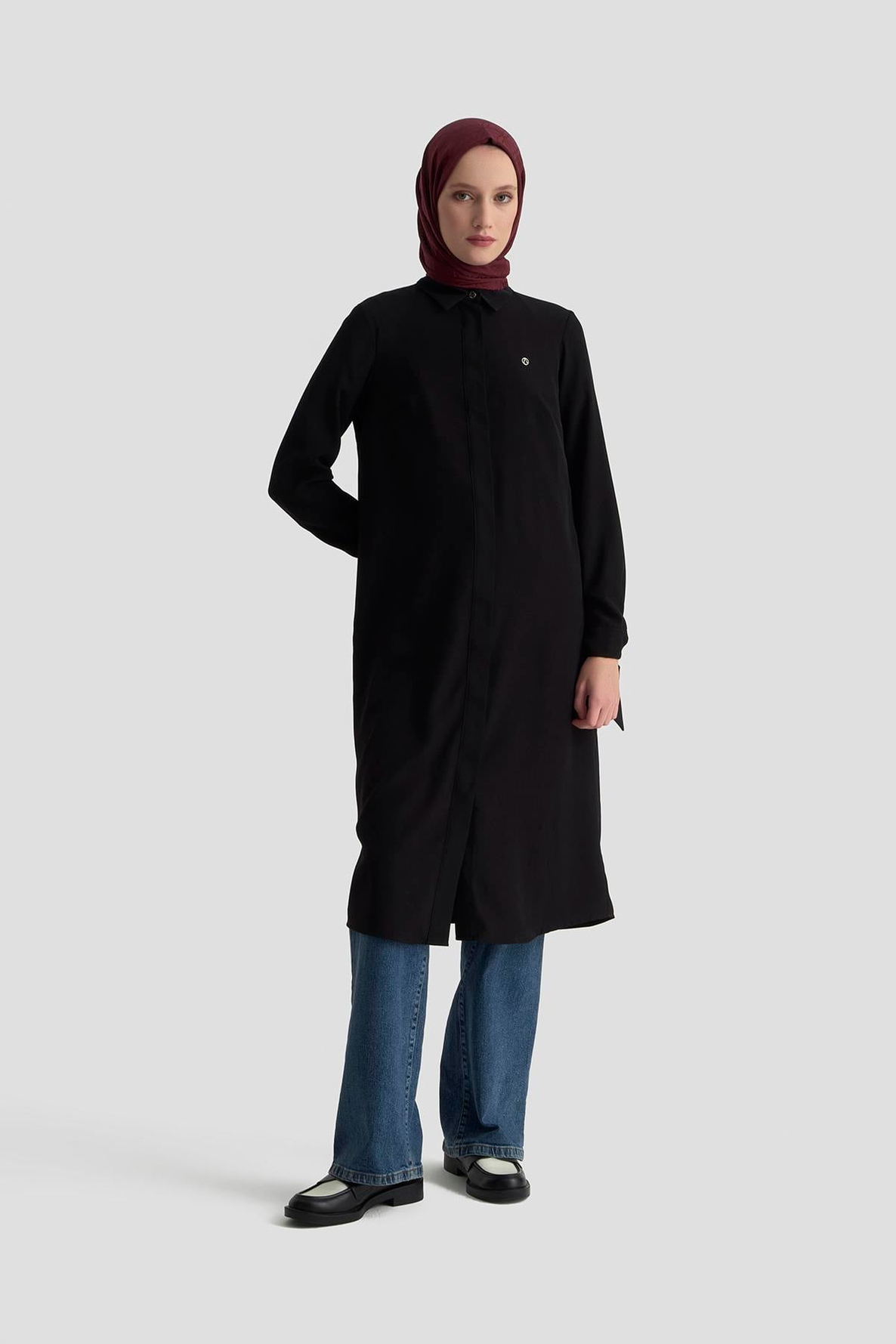 ARMİNE TREND Gizli Düğmeli Kol Detaylı Gömlek Yakalı Tunik Siyah 25YT4158