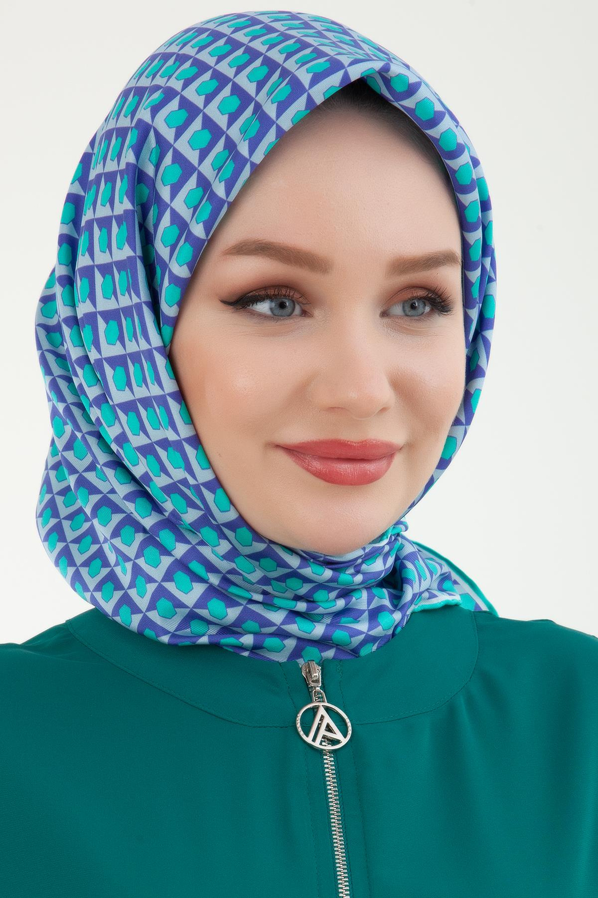 ARMİNE TREND Kolları Lastikli Cepli Fermuarlı Giy Çık Zümrüt 24YT546