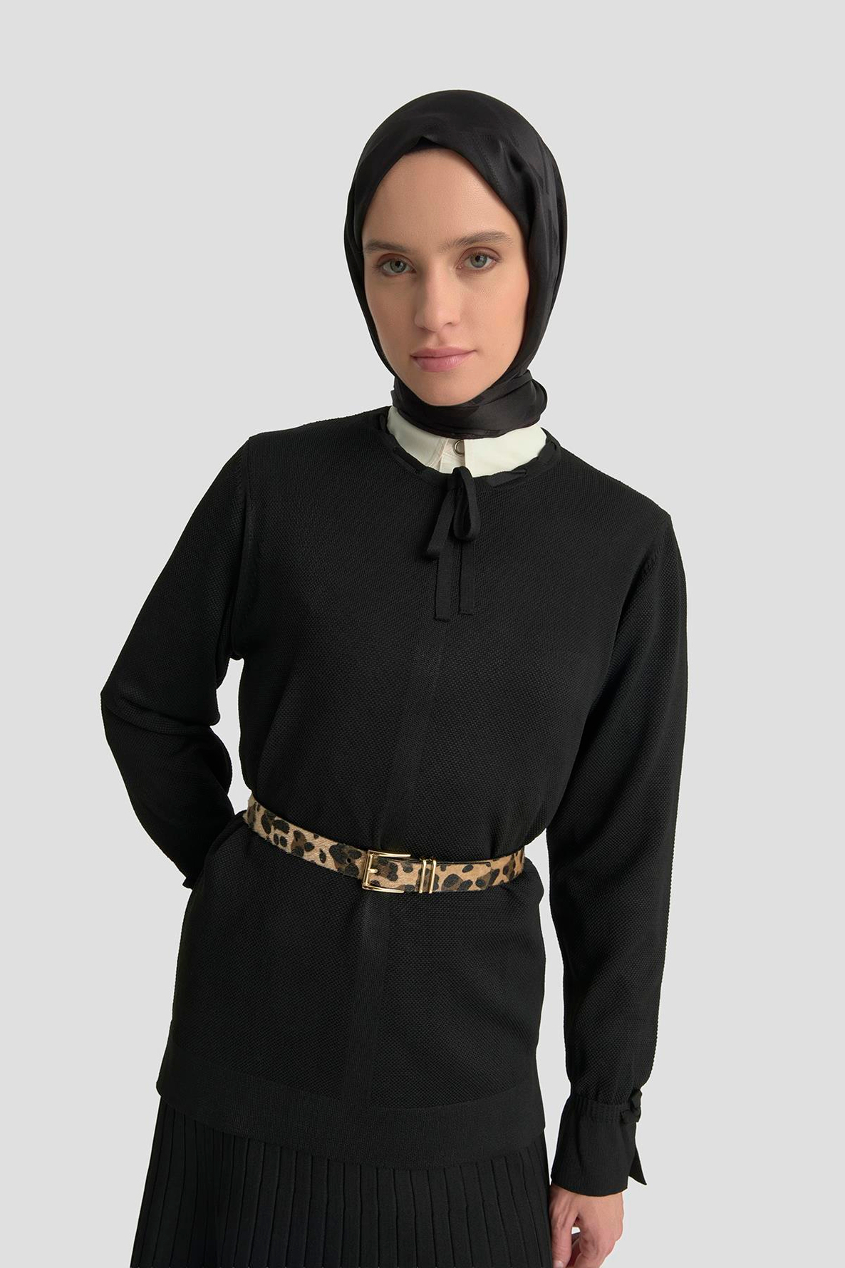 ARMİNE TREND Kolu Büzgülü Bağcık Detaylı Etekli Triko İkili Takım Siyah 25KTD6108
