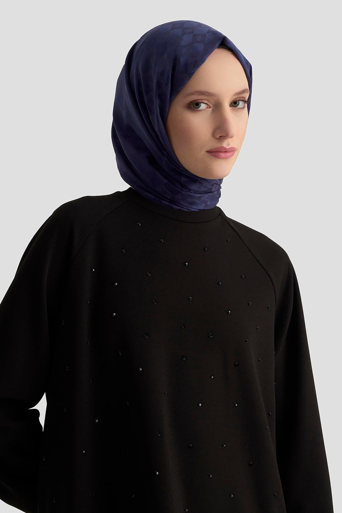 ARMİNE TREND Önü Taş İşlemeli Tunik Siyah 25KT449