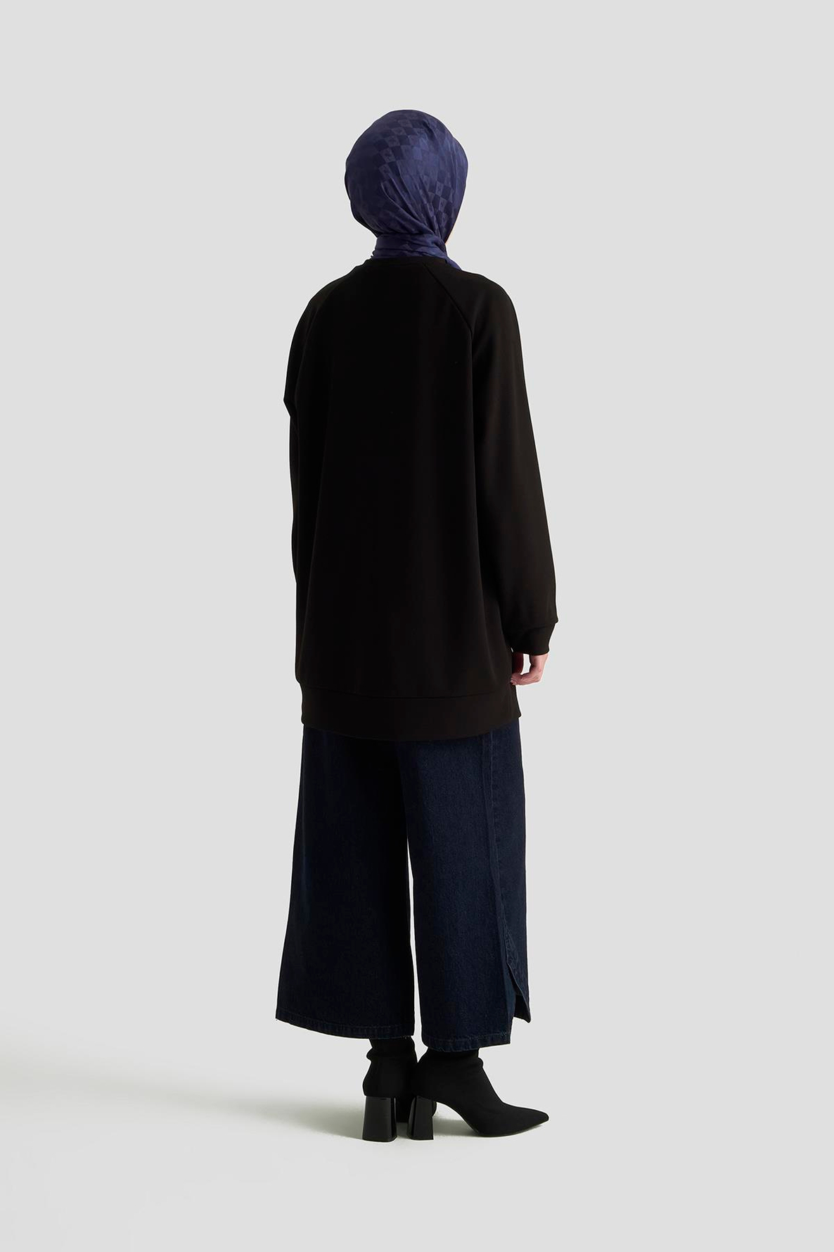 ARMİNE TREND Önü Taş İşlemeli Tunik Siyah 25KT449