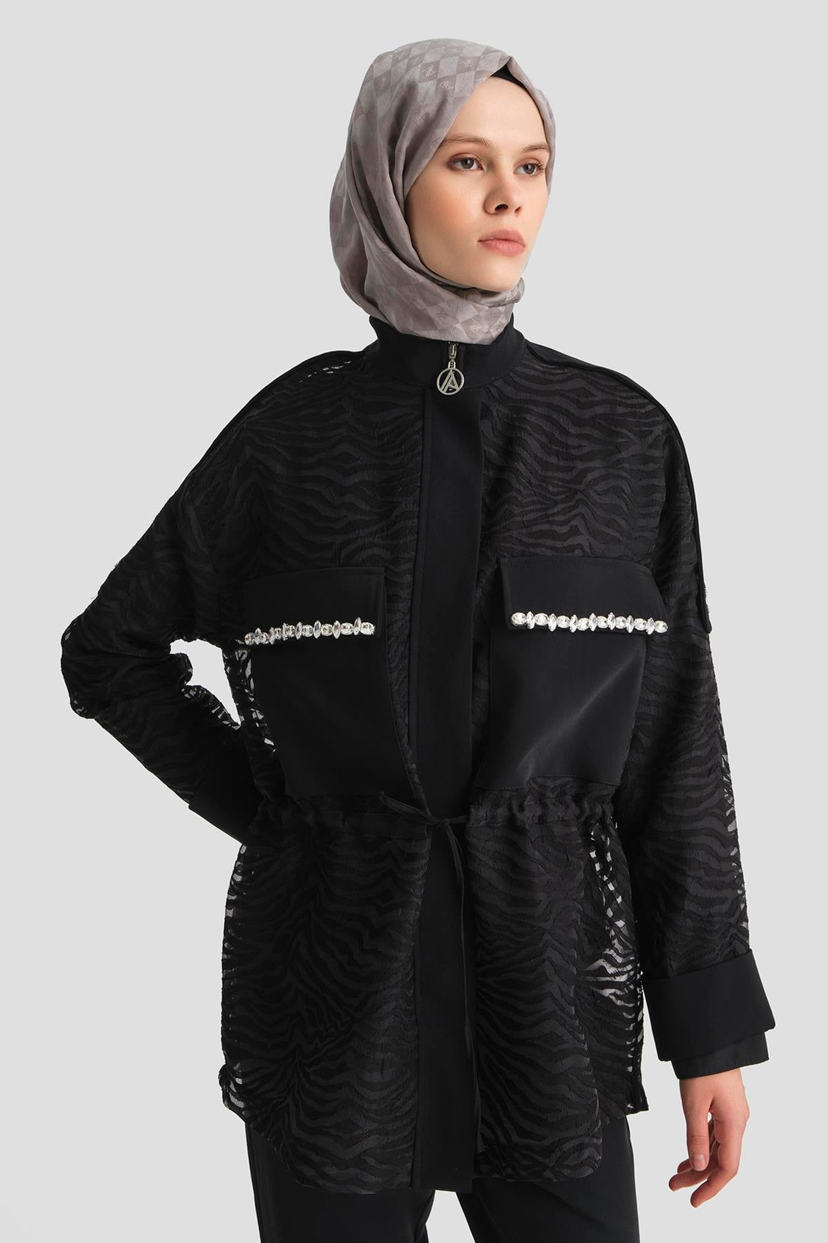ARMİNE TREND Taş İşlemeli Gizli Fermuarlı Ceket-Siyah 25YT508