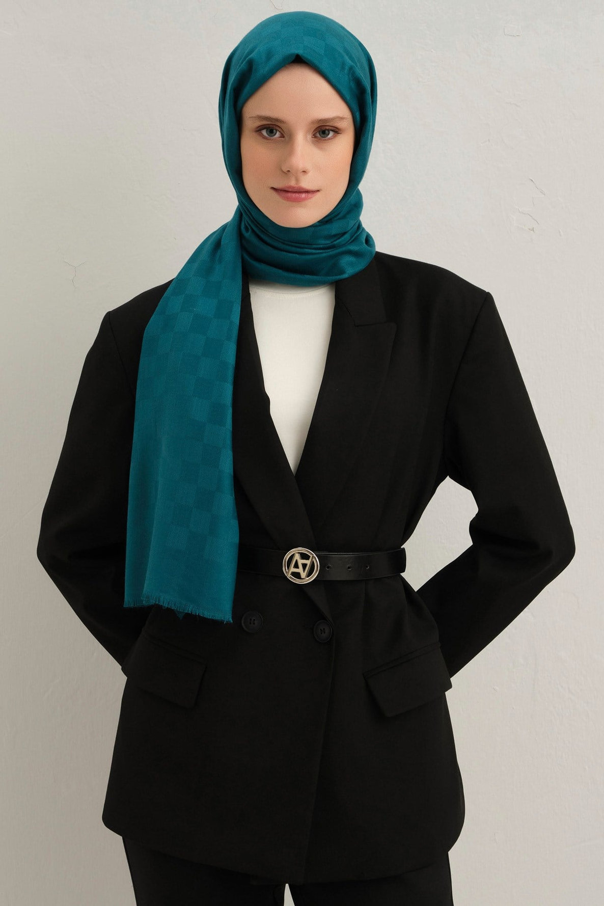 Armine Viscon Kare Desen Şal 01