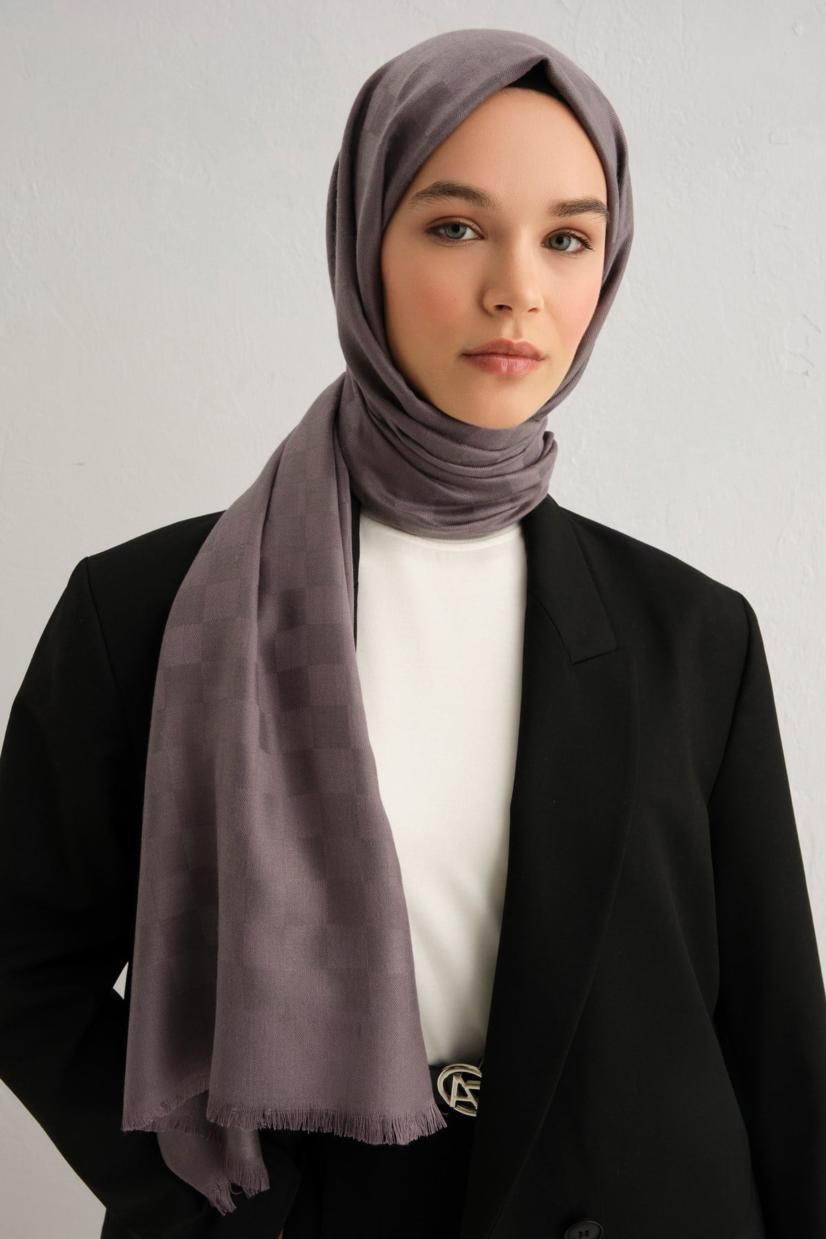 Armine Viscon Kare Desen Şal 17