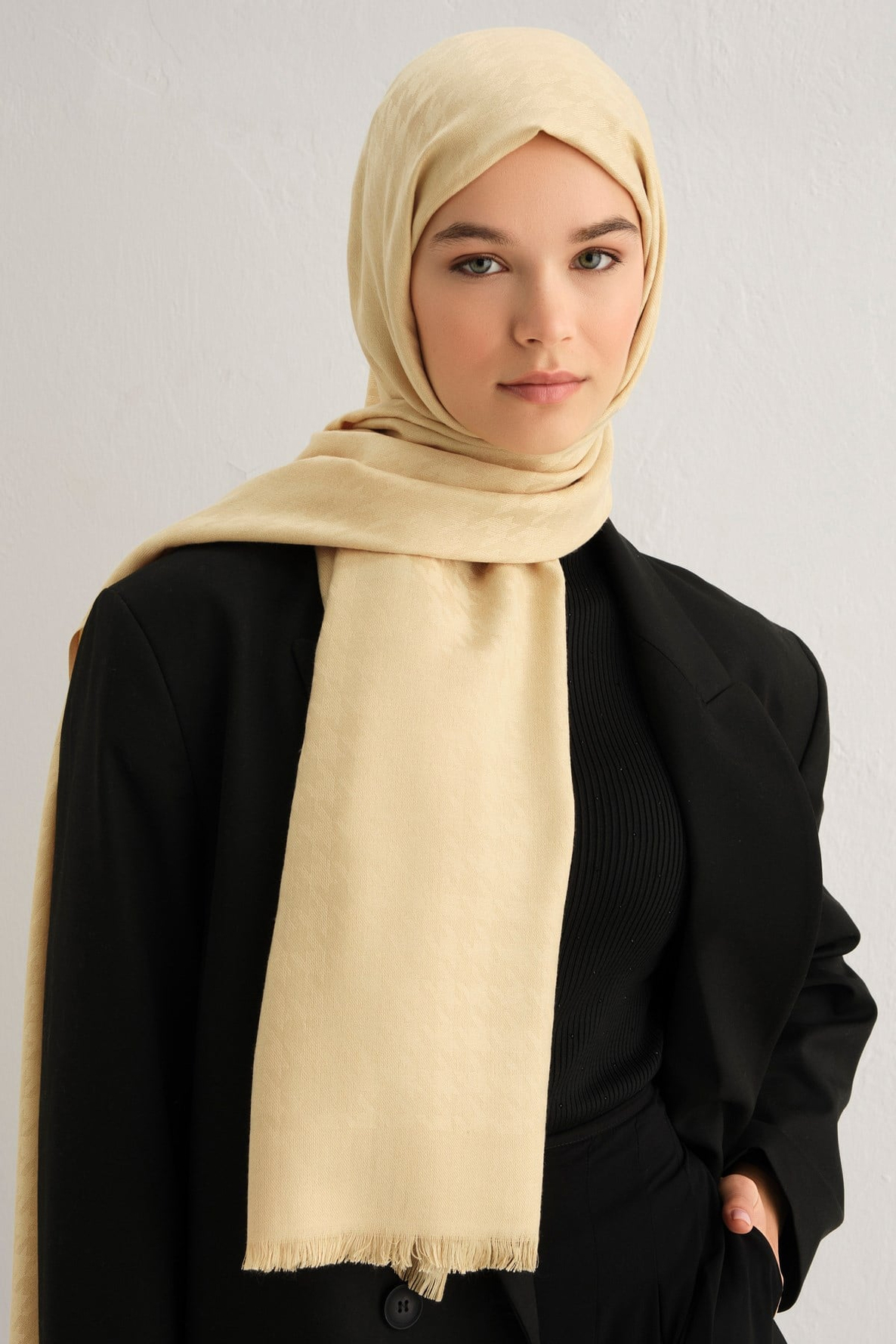 Armine Viscon Kazayağı Desen Şal 02