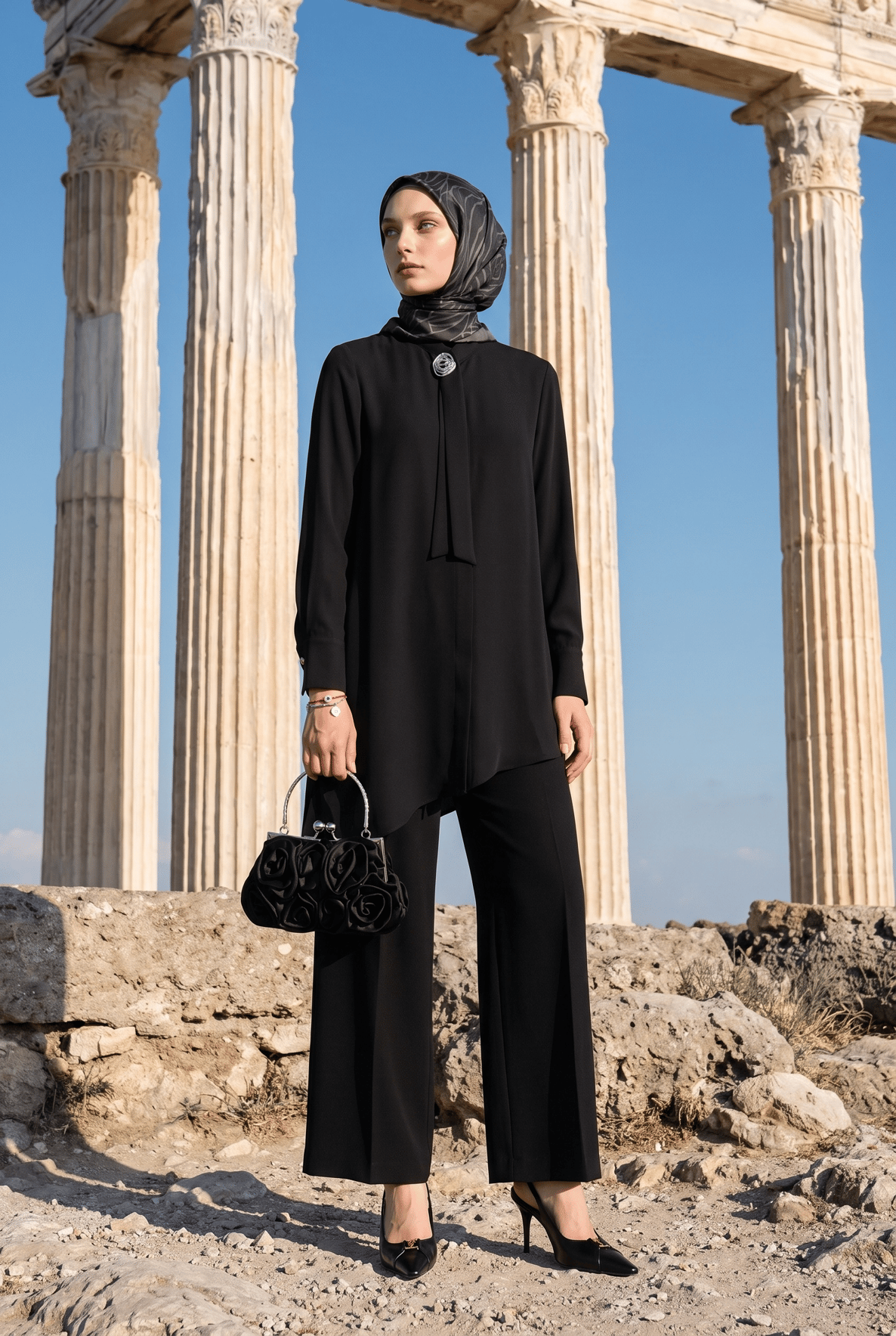 Asimetrik Kesim Bağlama Detaylı Tunik Geniş Paça Pantolon İkili Takım Siyah 26KA610