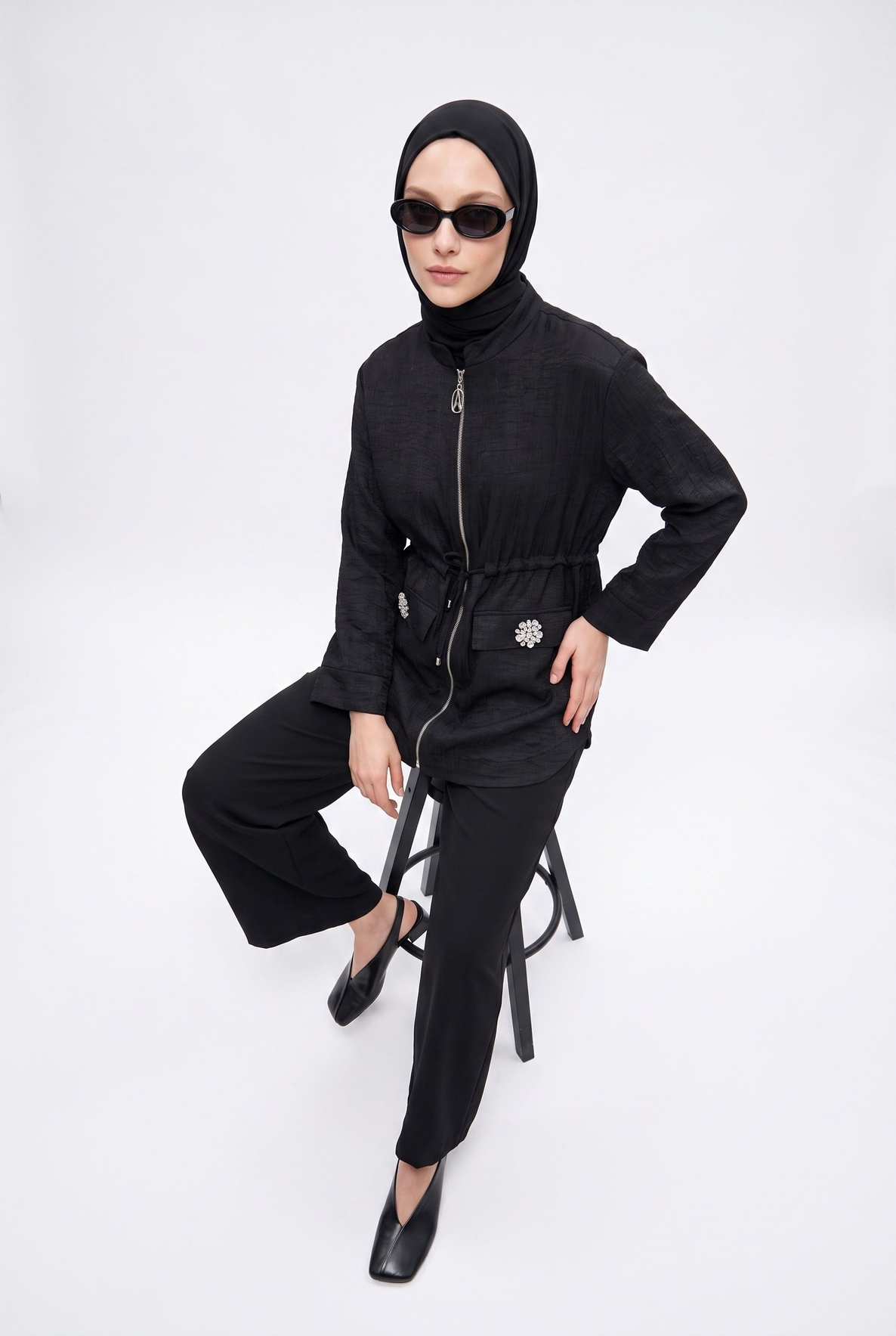 Beli Büzgülü Süs Cep Detaylı Tunik Siyah