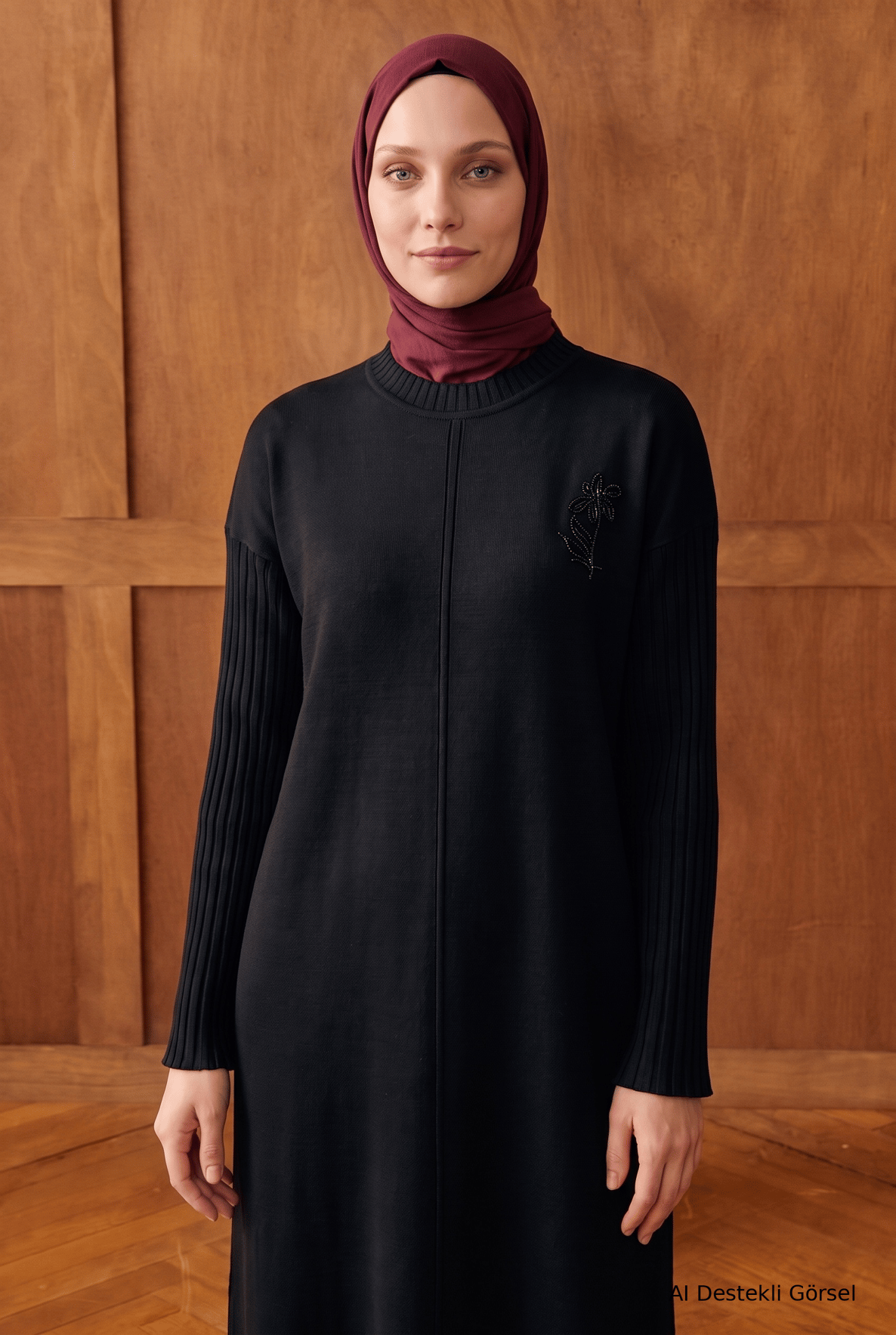 Bisiklet Yaka Taş Aksesuarlı Fitilli Kol Detaylı Tunik 103 Cm Boy Siyah 26KTD412