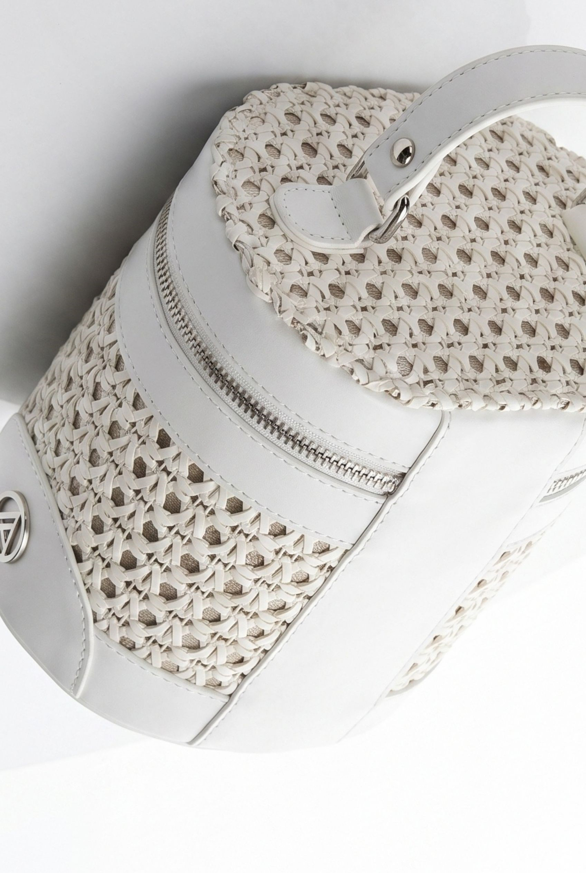 Hasır Dokulu Fermuarlı El Çantası Beyaz Hasır ARM212