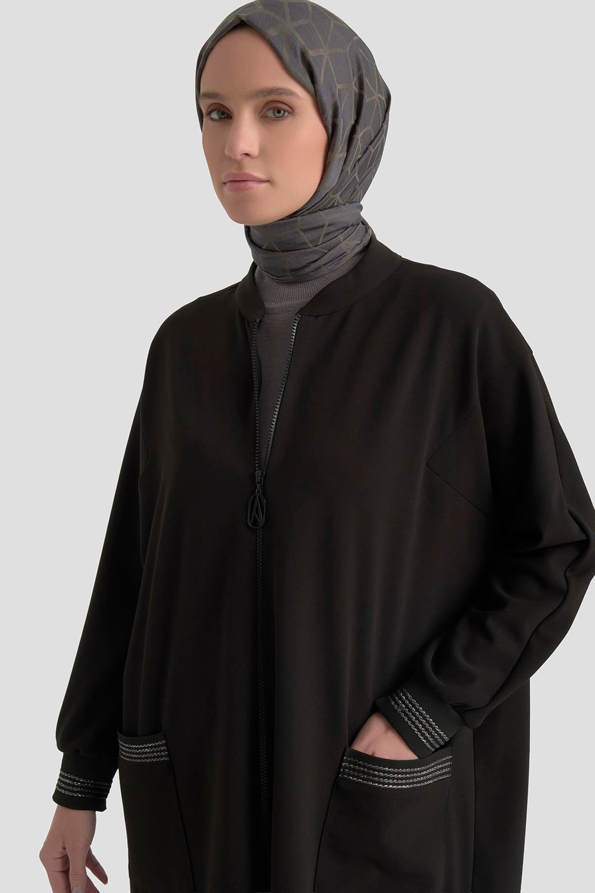 Kolları Ribanalı Boydan Fermuarlı Cepli Giy Çık Siyah 25KT557