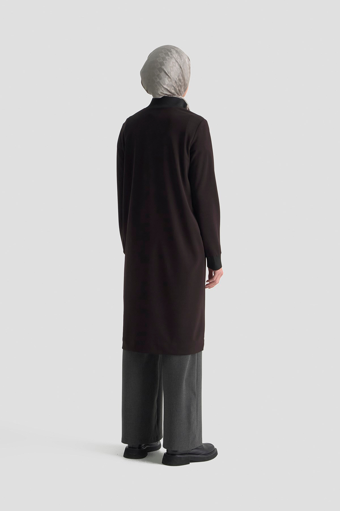 Yarım Fermuarlı Dik Yaka Uzun Kollu Rahat Kesim Basic Uzun Tunik 107 Cm Boy Siyah 26KT456