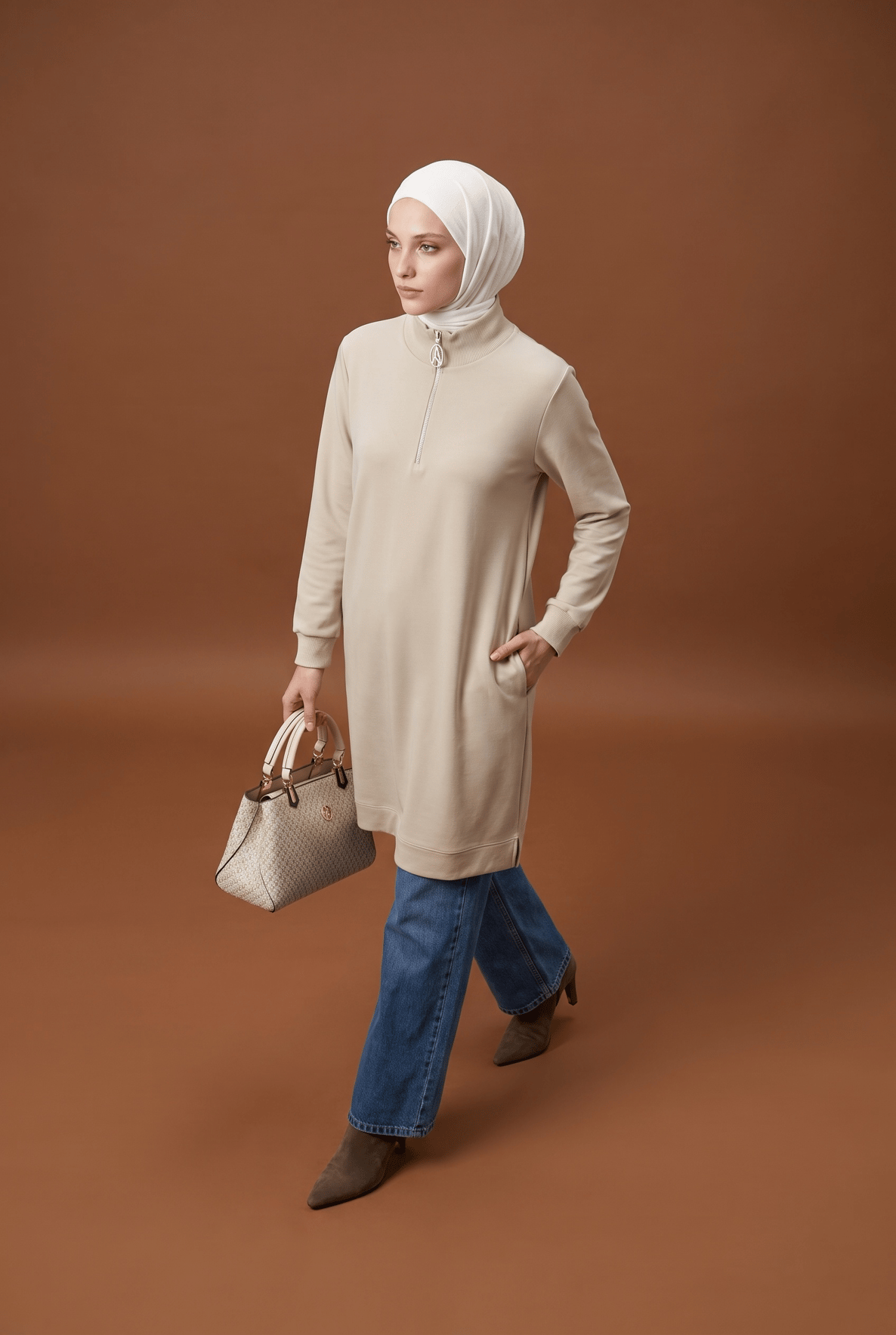 Yarım Fermuarlı Dik Yaka Uzun Kollu Rahat Kesim Basic Uzun Tunik 107 Cm Boy Bej 26KT456