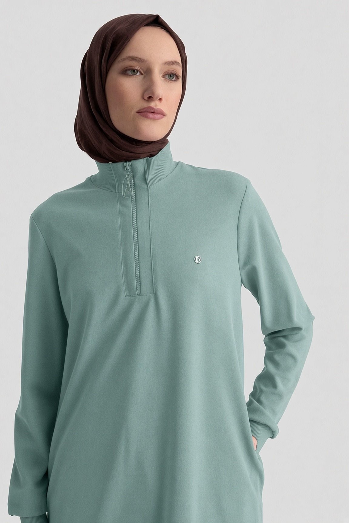 Yarım Fermuarlı Dik Yaka Uzun Kollu Rahat Kesim Basic Uzun Tunik 107 Cm Boy Çağla 26KT456