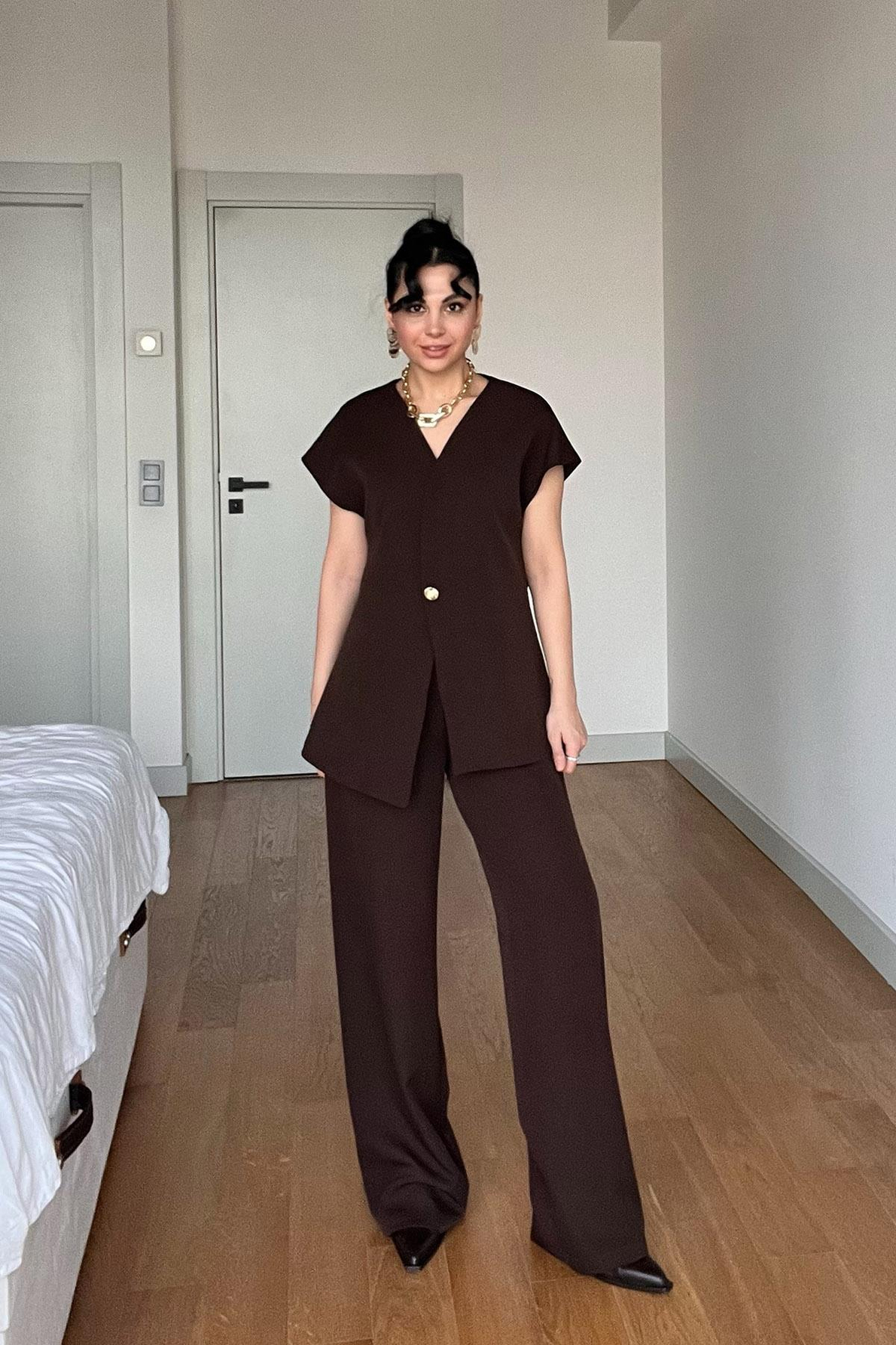 Acı Kahve Gold Düğme Detaylı Asimetrik Kesim Yelek Pantolon Takım