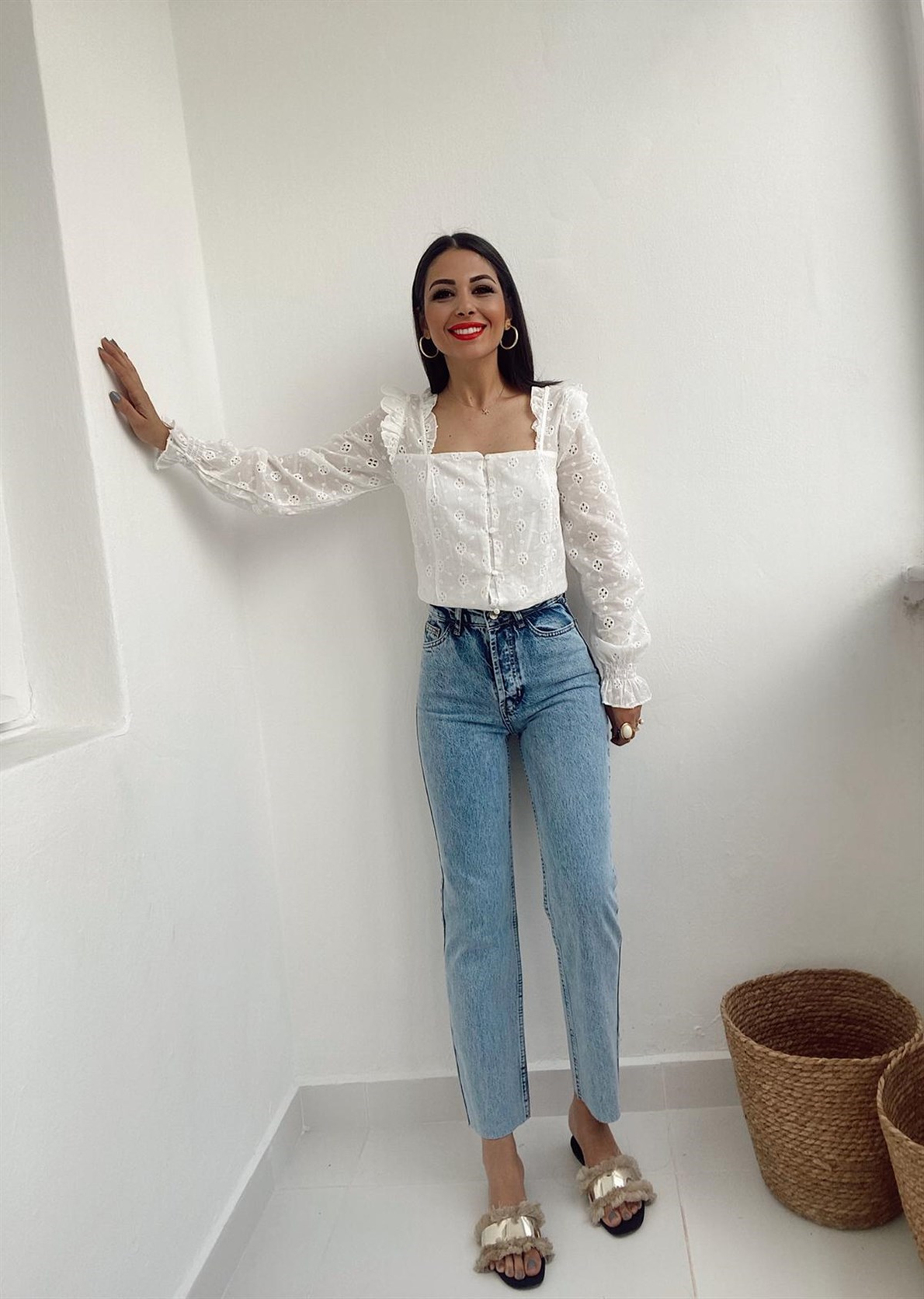 Açık Mavi Yüksek Bel Paçası Kesik Jean